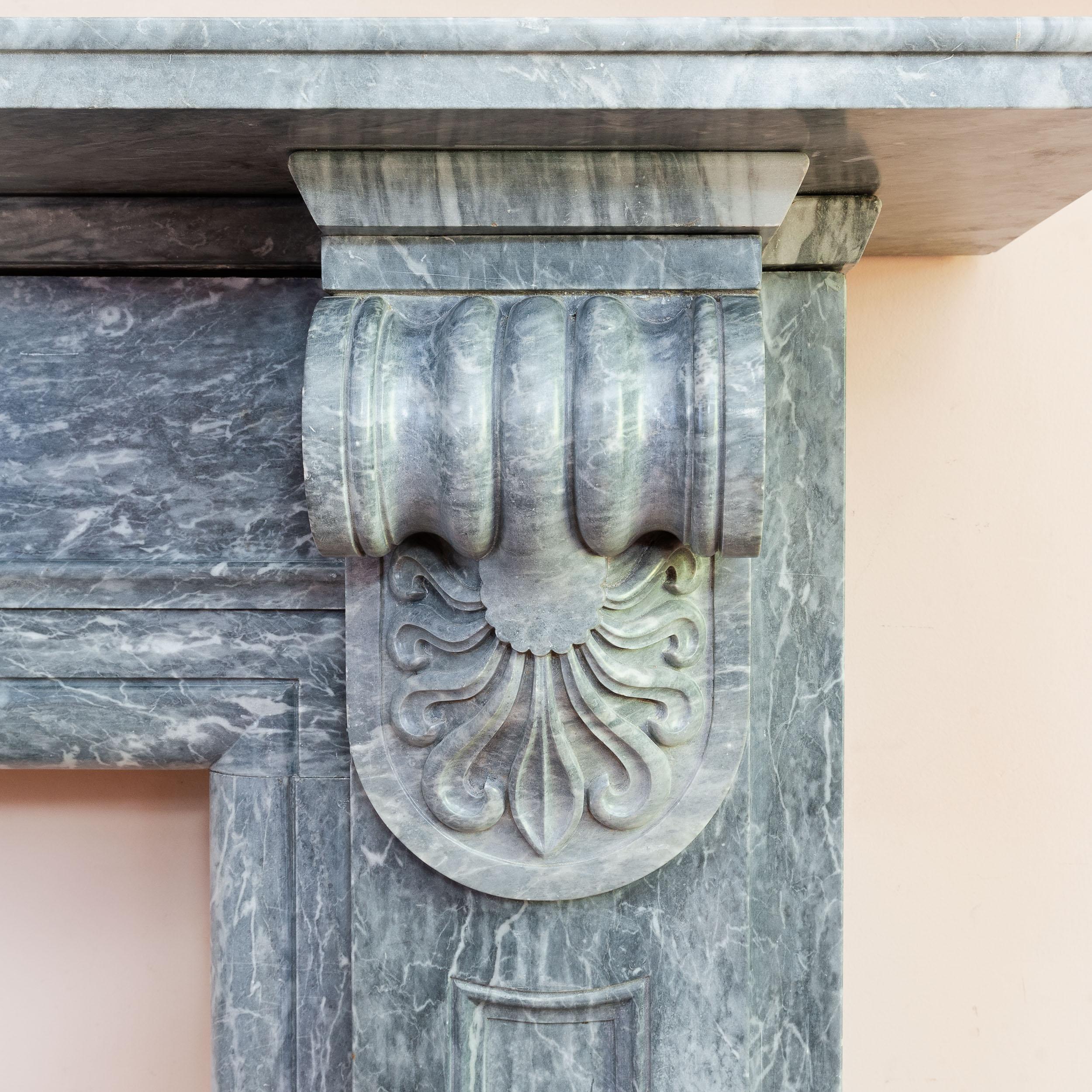 Cheminée néo-grecienne en marbre Bardiglio du début du 19e siècle Bon état - En vente à London, GB