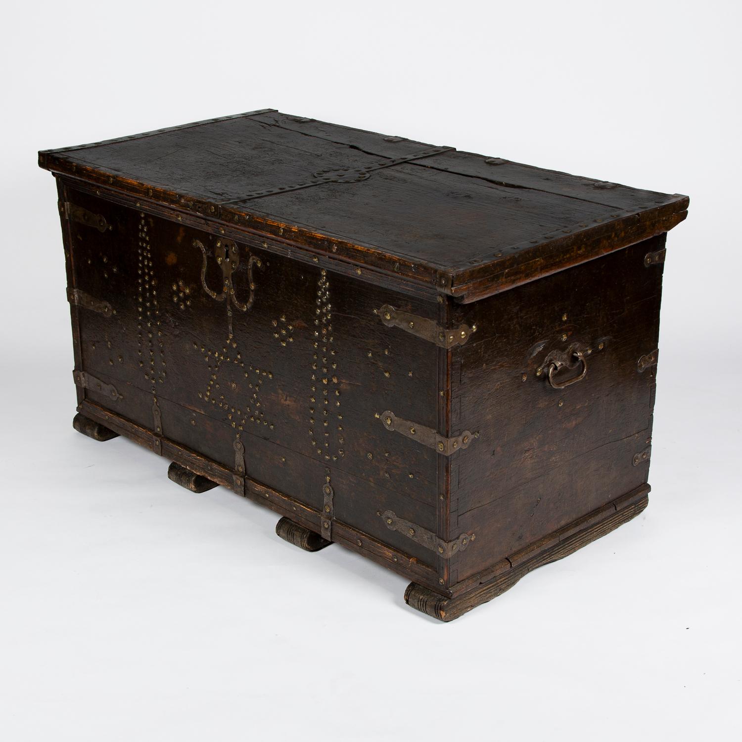 Early 19th Century Northern European Painted Chest 1