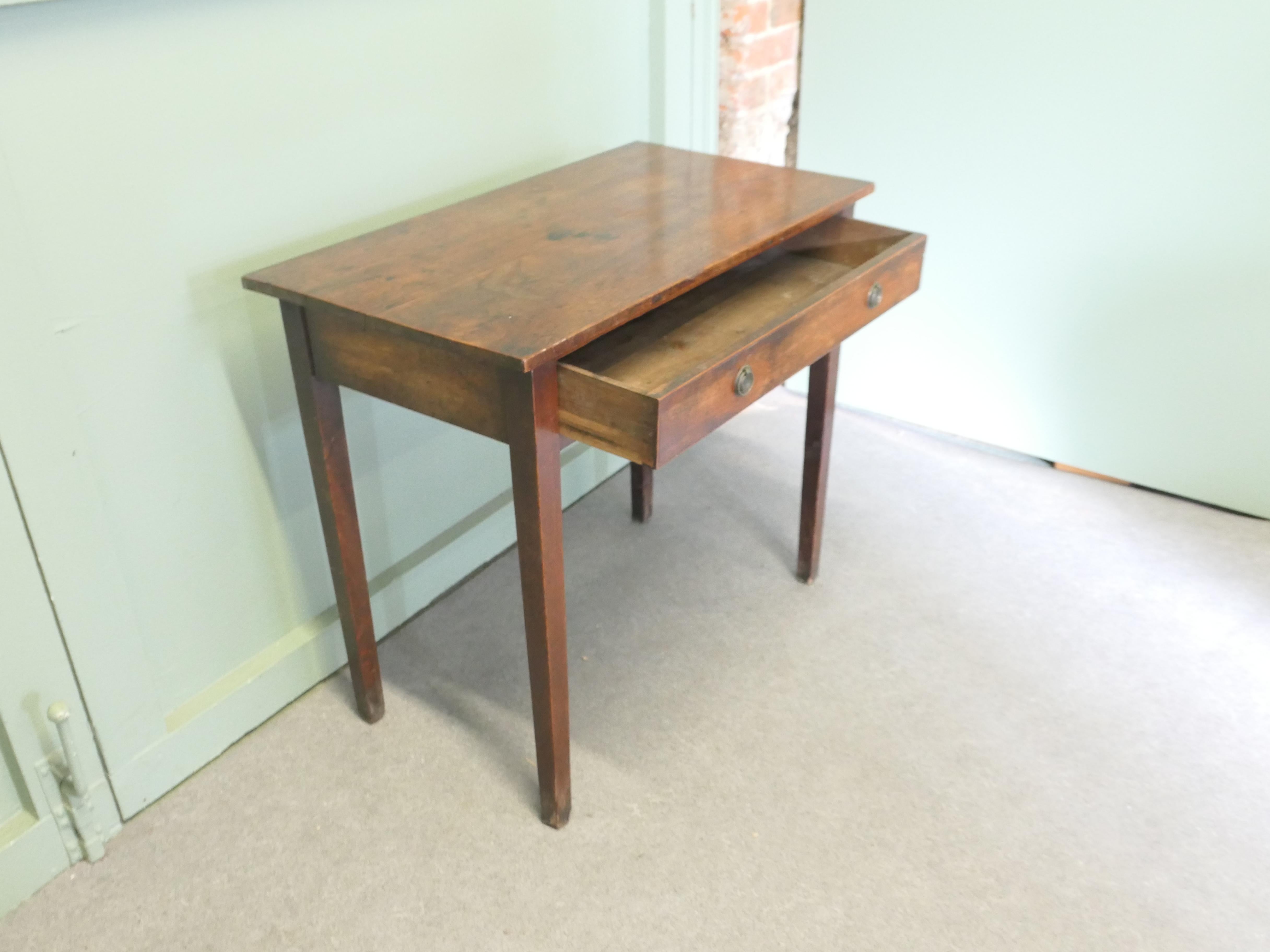 Un tavolo da scrittura in Oak dei primi del XIX secolo In condizioni buone in vendita a Godshill, Isle of Wight