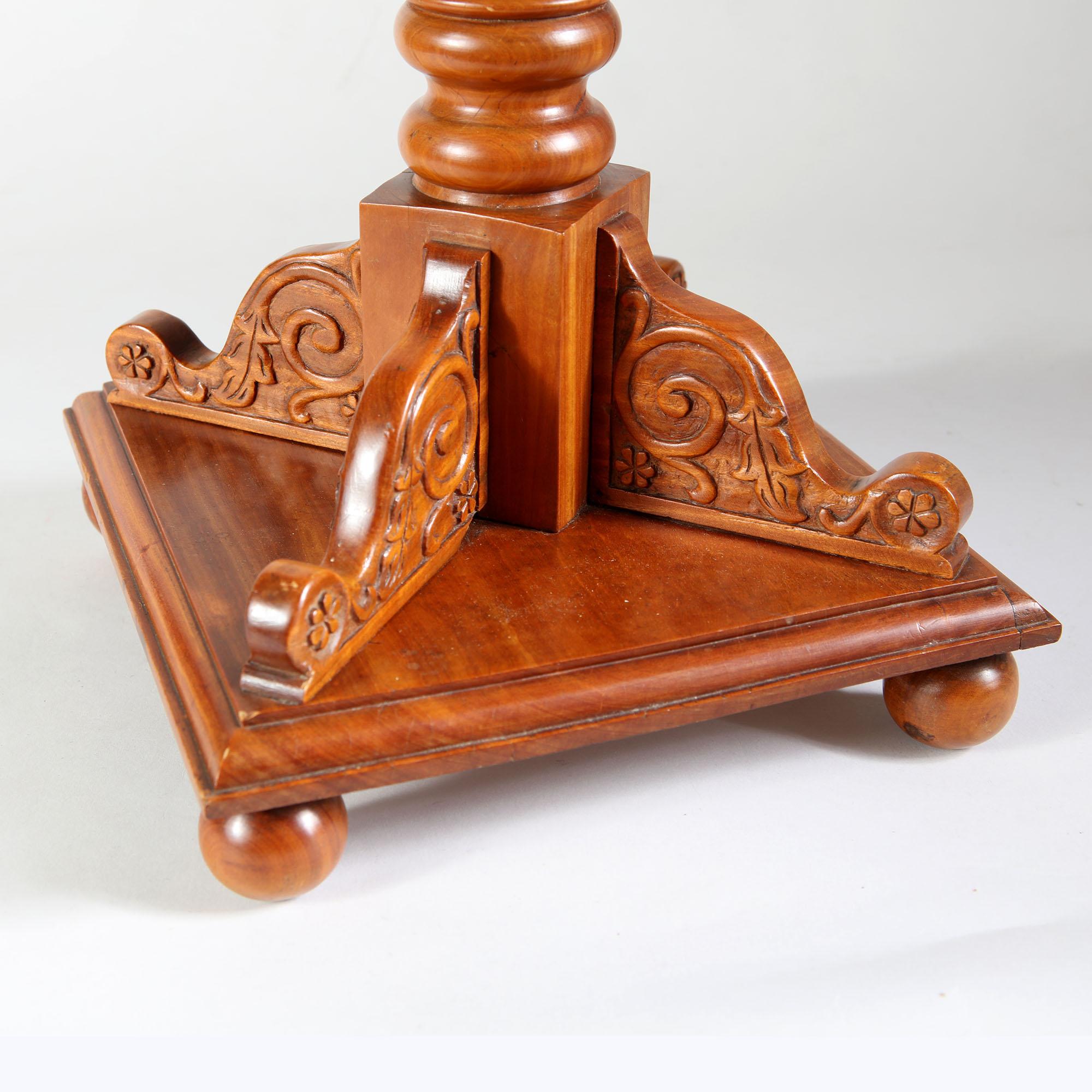 Ein ovaler singhalesischer Satinholztisch aus dem frühen 19. im Zustand „Gut“ im Angebot in London, GB