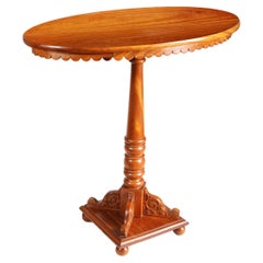 Table ovale en bois satiné cinghalais du début du XIXe siècle