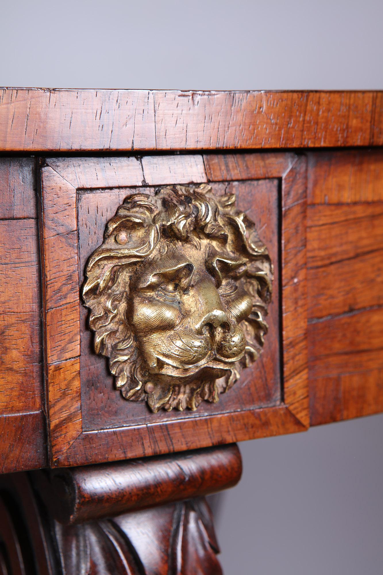 Table à tambour en bois de rose de style Régence du début du 19e siècle  Excellent état - En vente à Reepham, GB