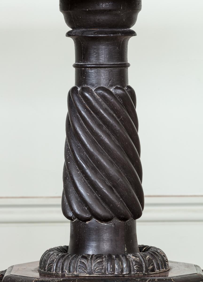 XIXe siècle Table d'appoint en marbre du début du 19e siècle en vente