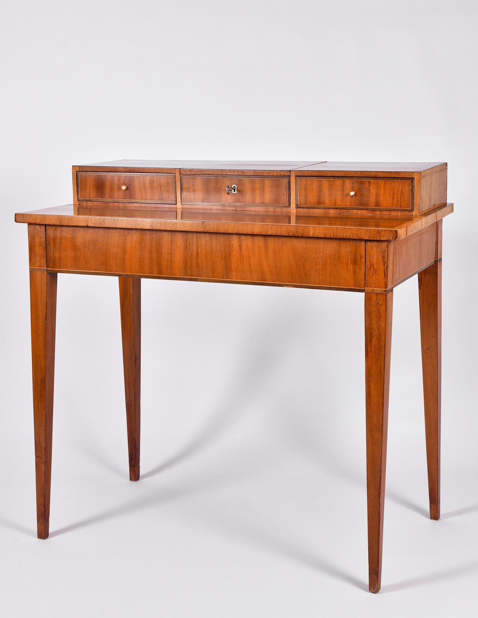 Early 19th Century Swedish Mahogany Dressing Table In Good Condition In London, GB