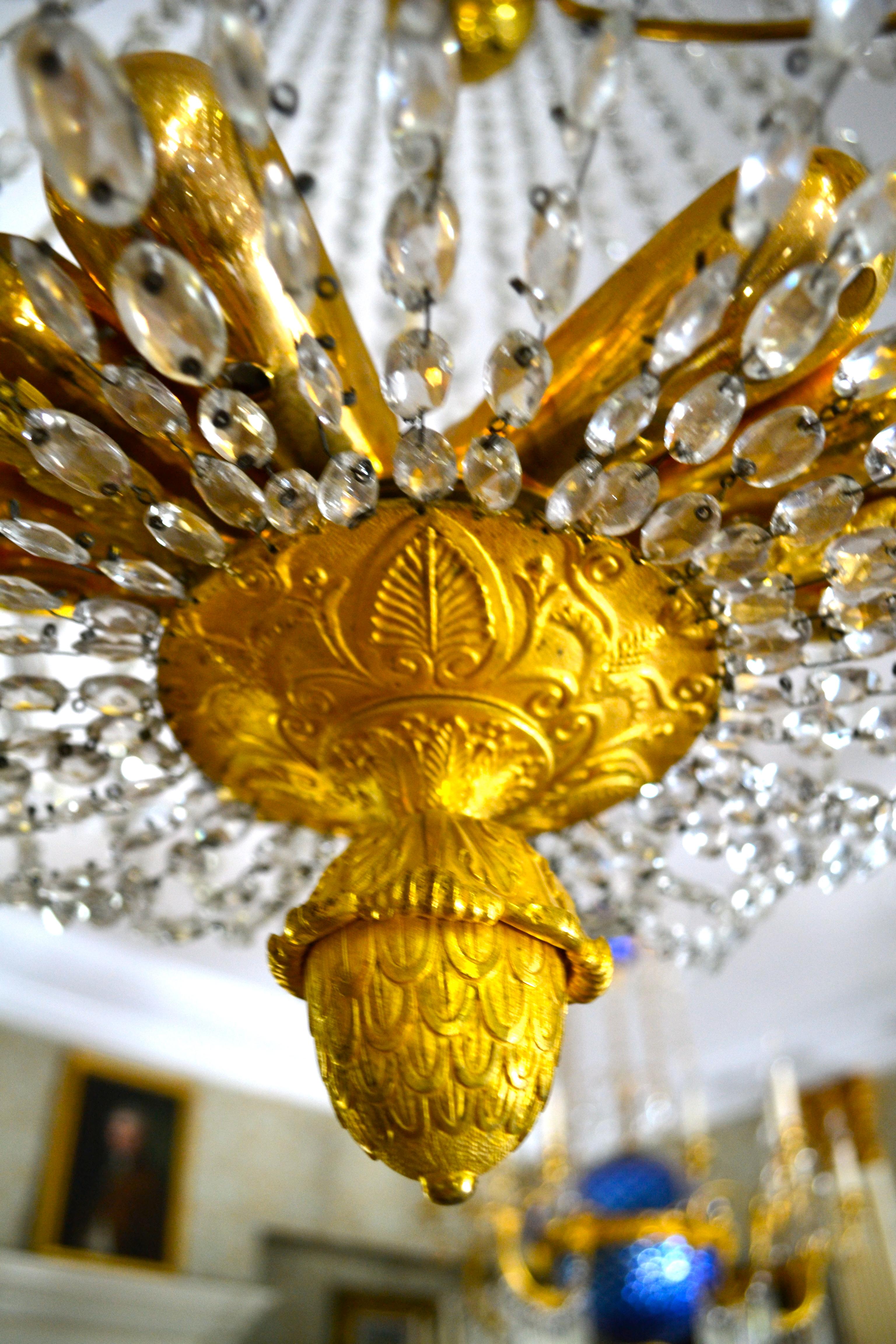 Early 19th Century, French Empire Gilded Bronze and Crystal Chandelier For Sale 11