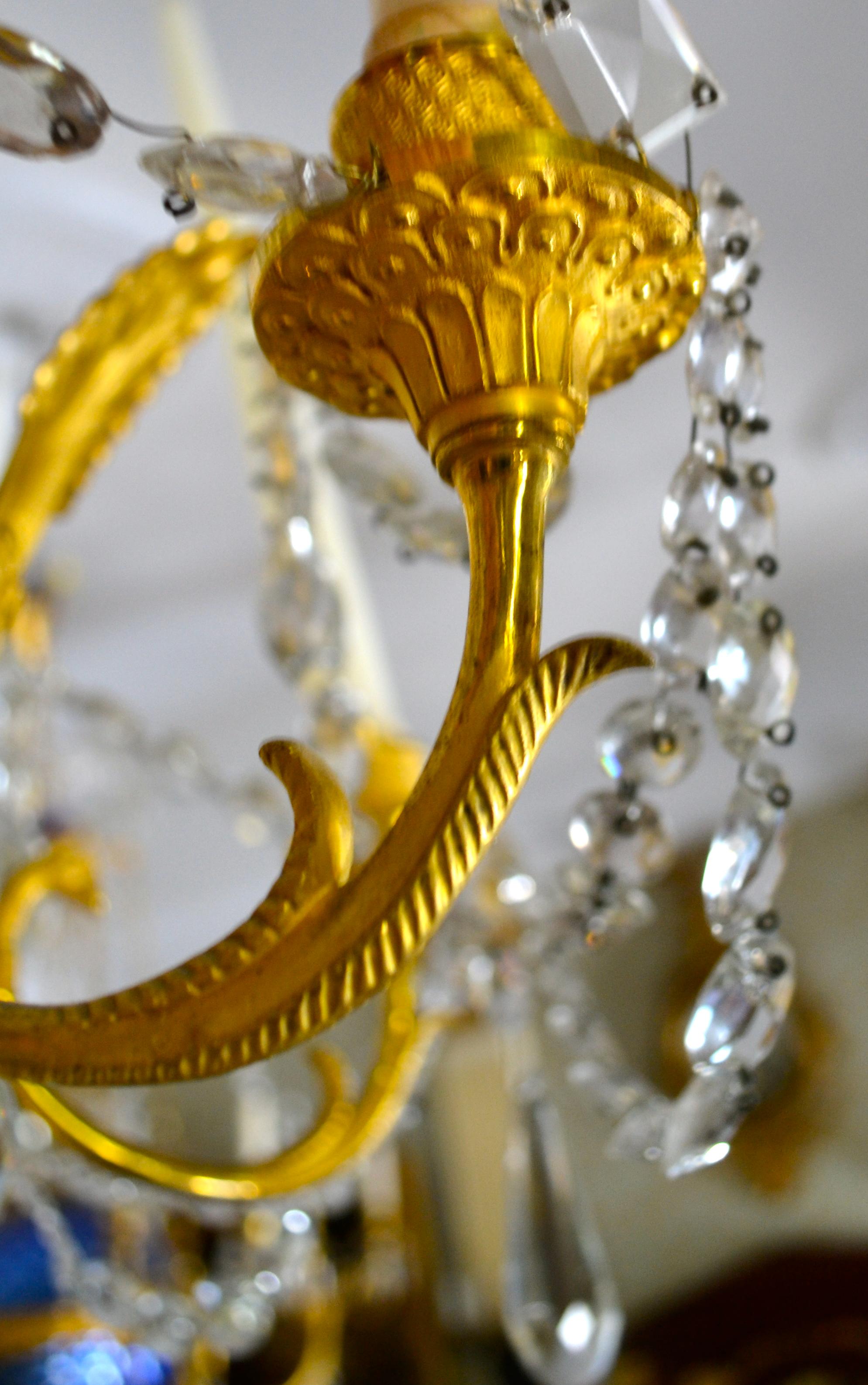 Lustre Empire français du début du XIXe siècle en bronze doré et cristal en vente 11