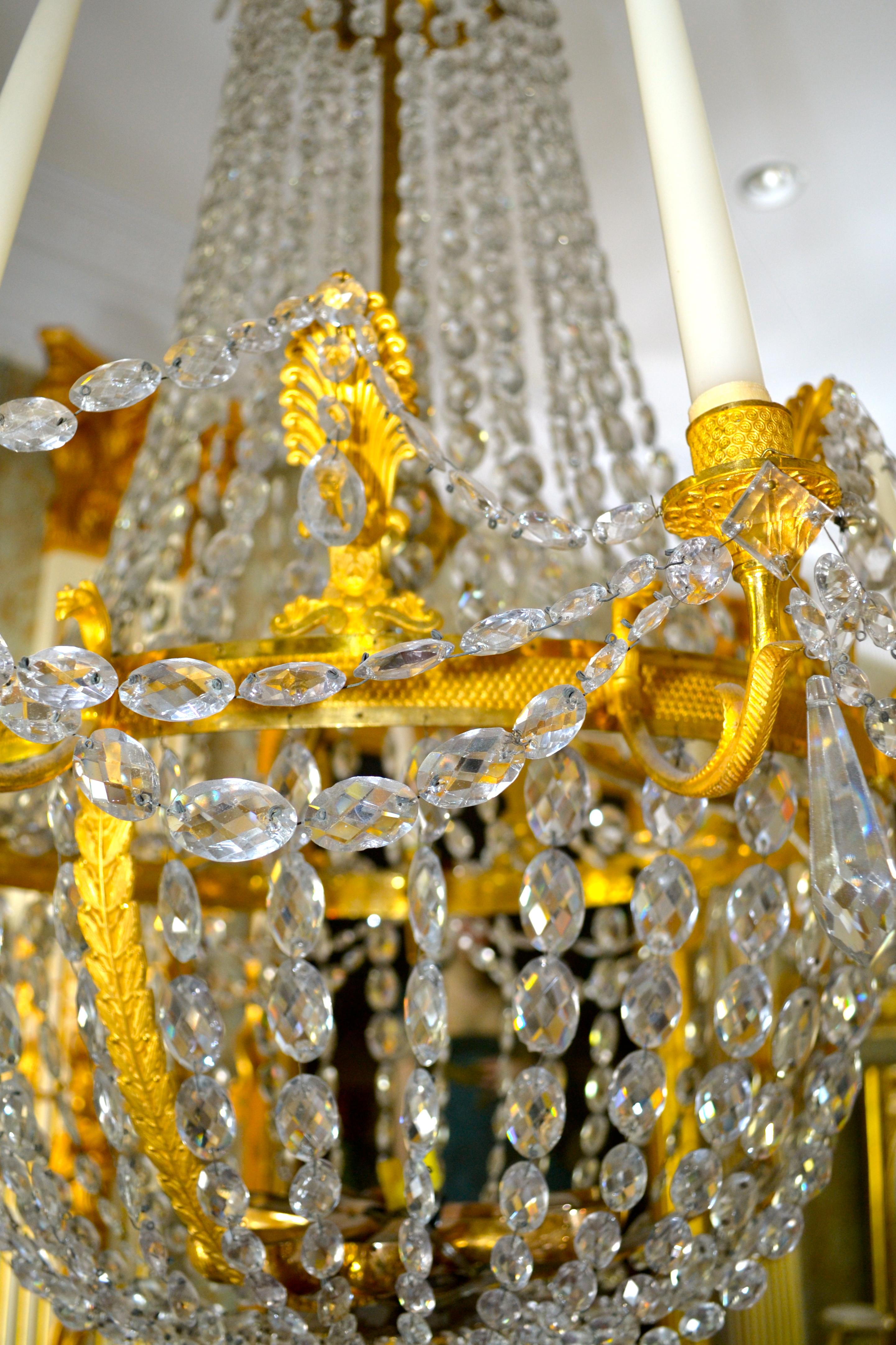 Early 19th Century, French Empire Gilded Bronze and Crystal Chandelier For Sale 5