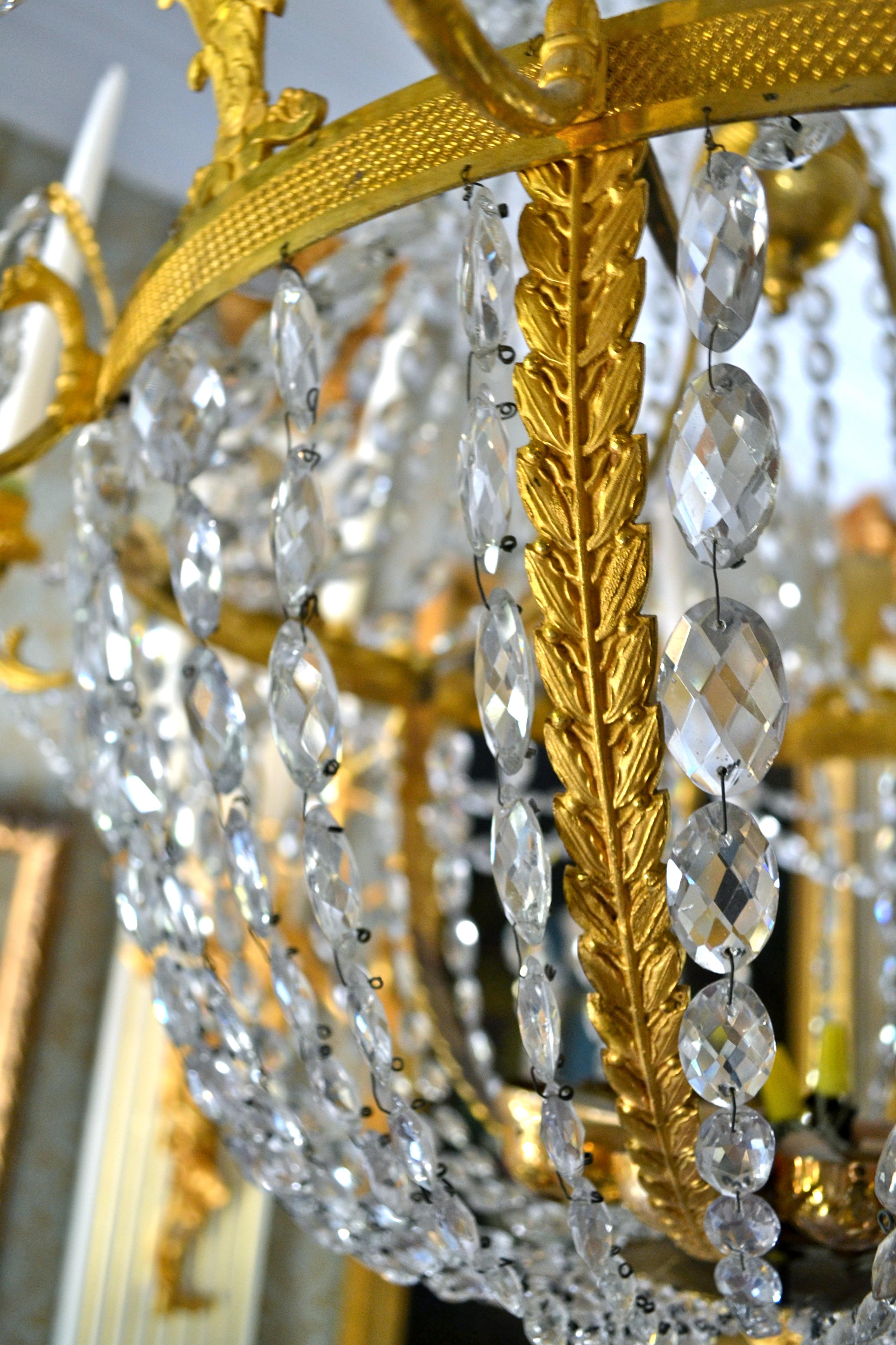 Early 19th Century, French Empire Gilded Bronze and Crystal Chandelier For Sale 7
