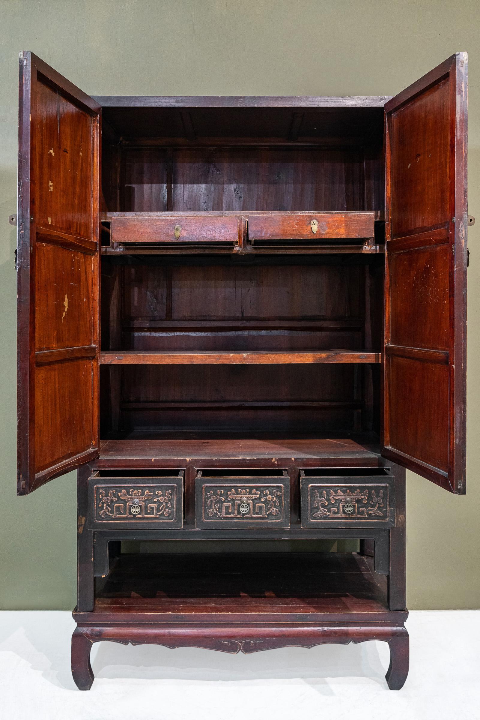 Qing Early 20th Century 2-Tier Chinese Cabinet
