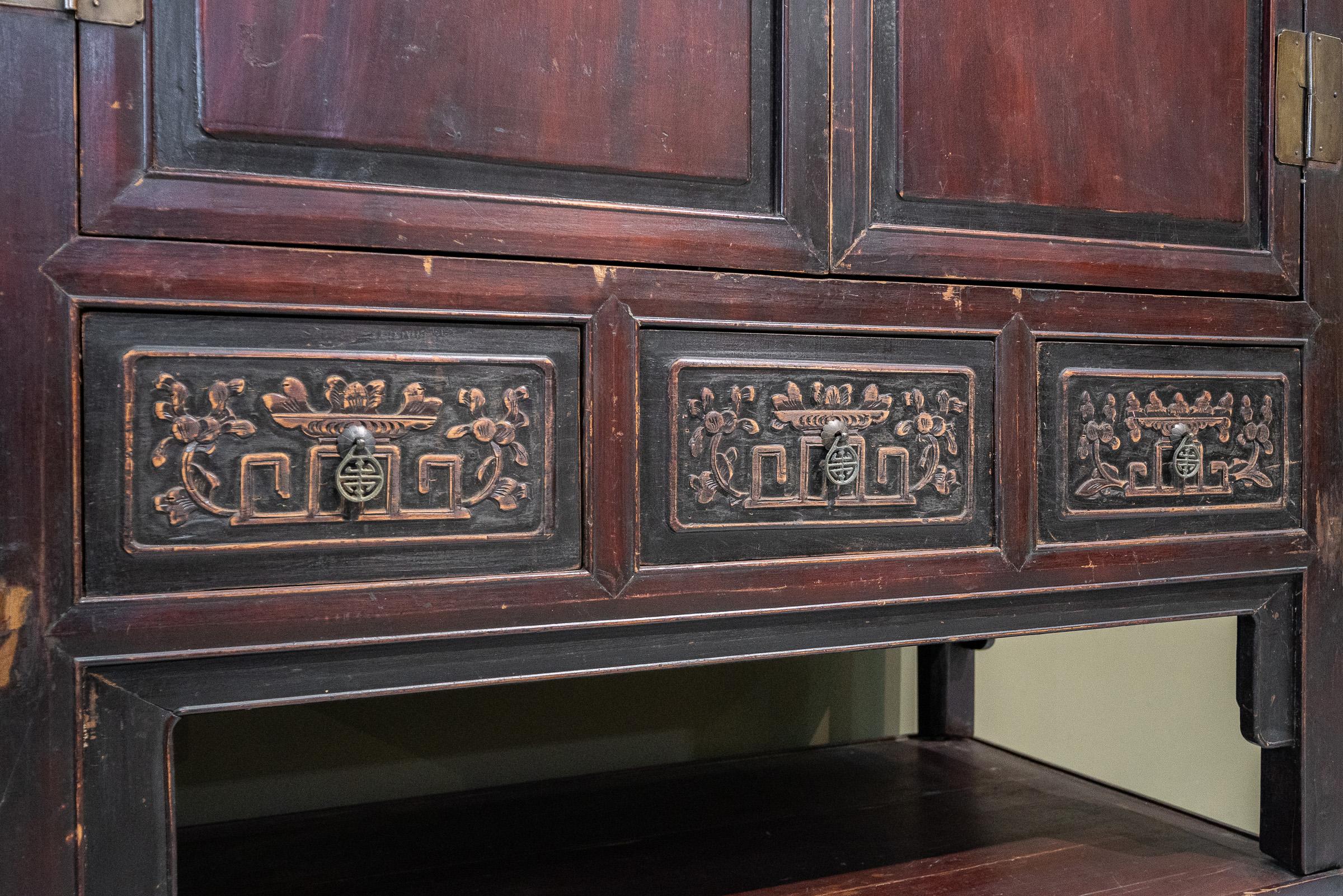 Early 20th Century 2-Tier Chinese Cabinet In Good Condition In Singapore, SG