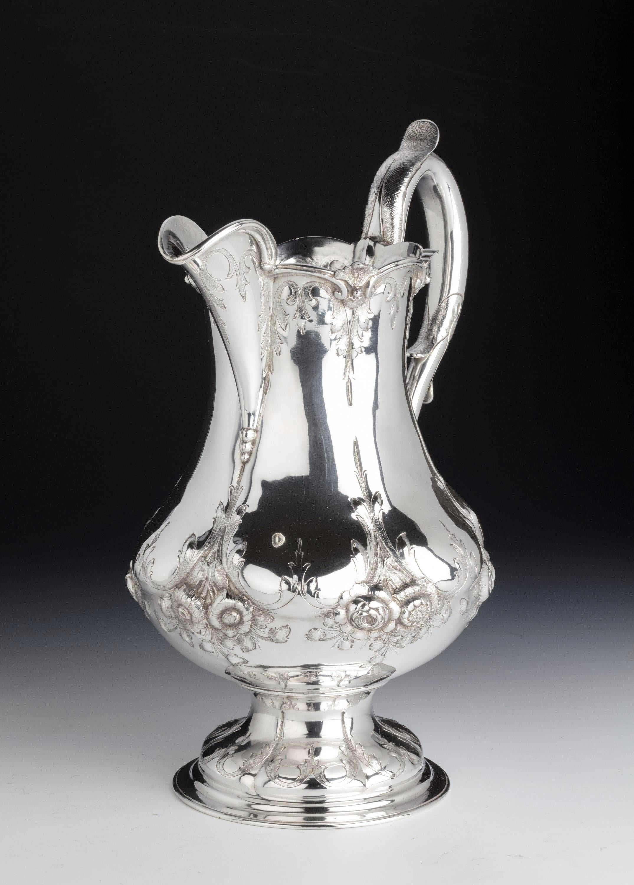 An Early 20th Century American Silver Beer Or Water Jug In Good Condition In Peterborough, Northamptonshire