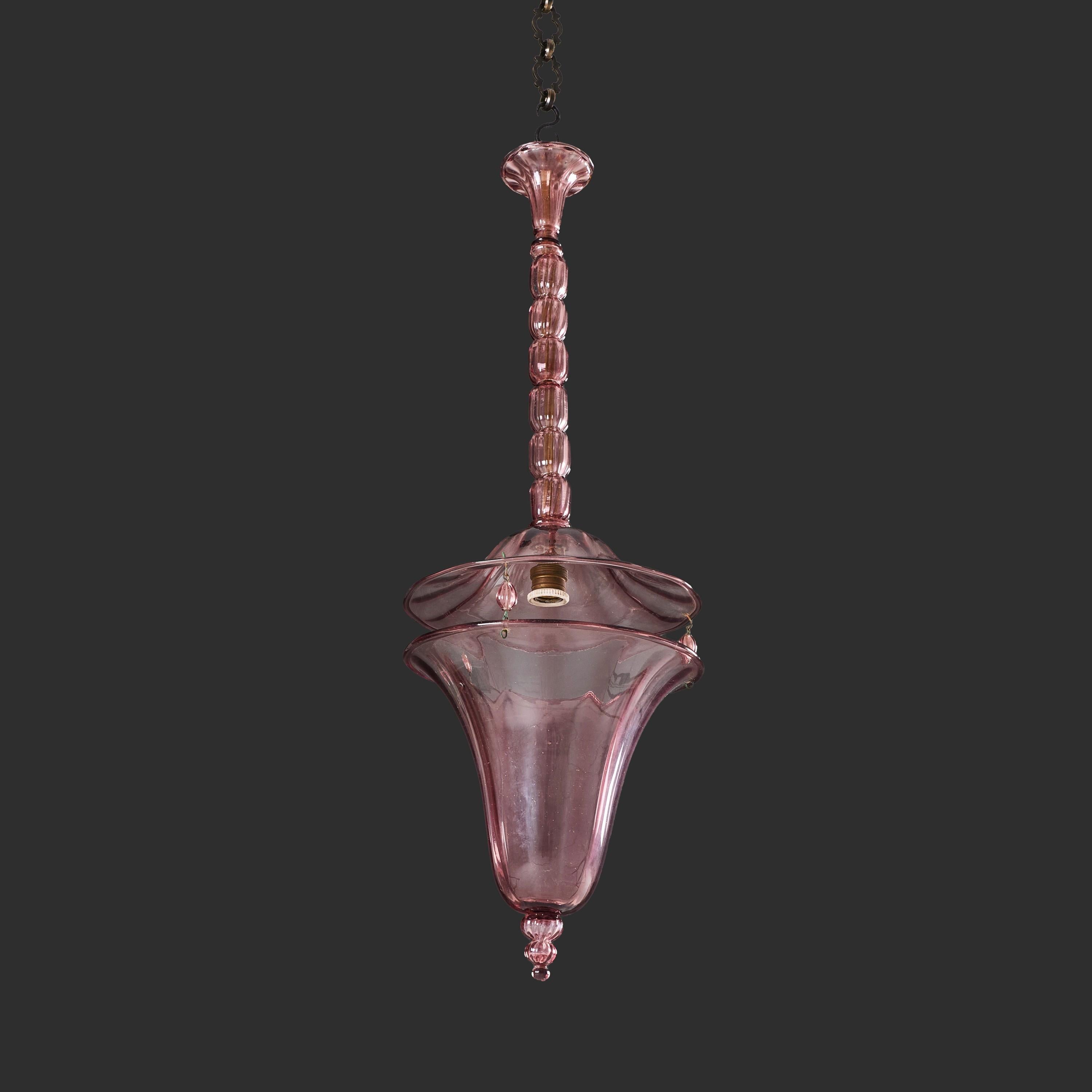 italien Lanterne suspendue en verre Murano améthyste du début du 20e siècle par Venini. en vente