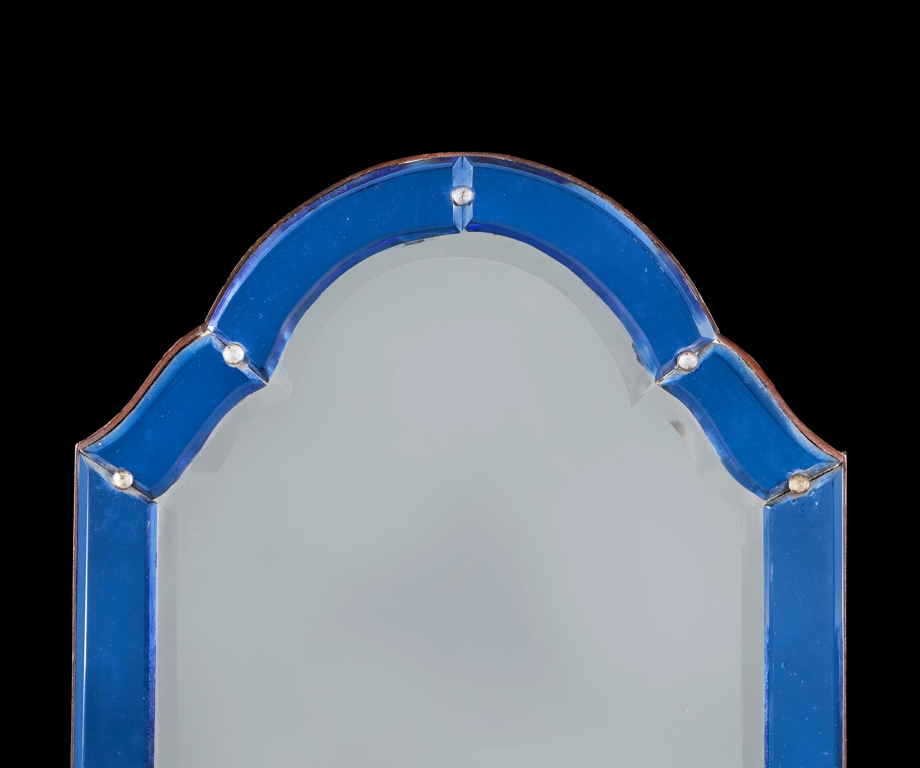 Art Déco Specchio ad arco in vetro blu Art Dec dei primi del Novecento. in vendita