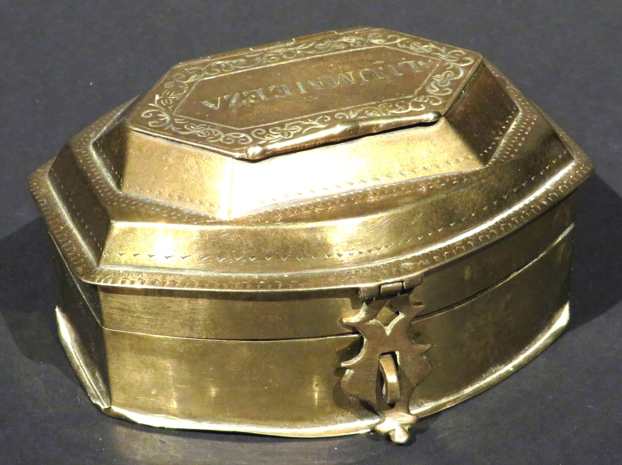 brass pandan box