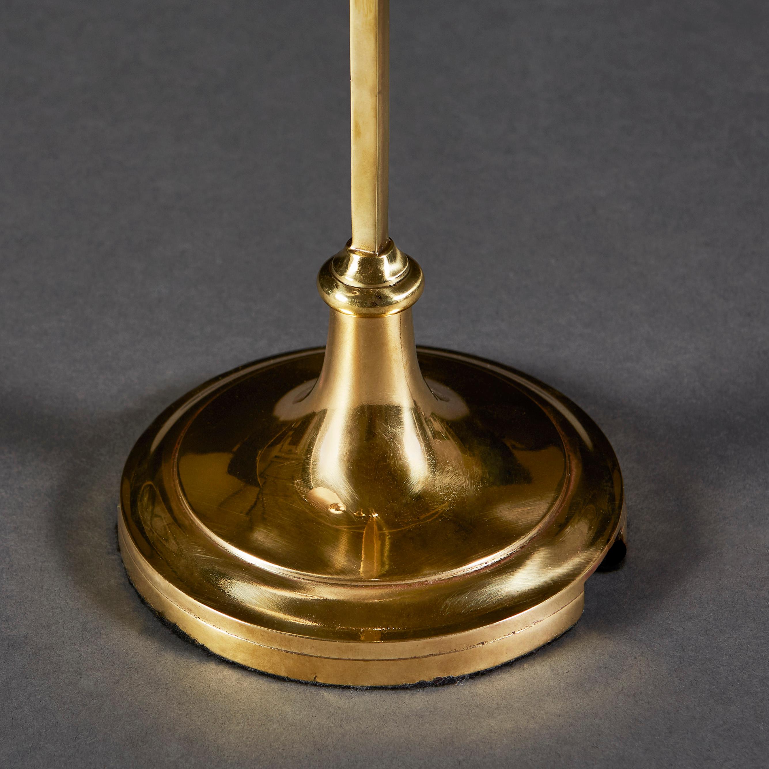 English Early 20th Century Brass Student Lamp