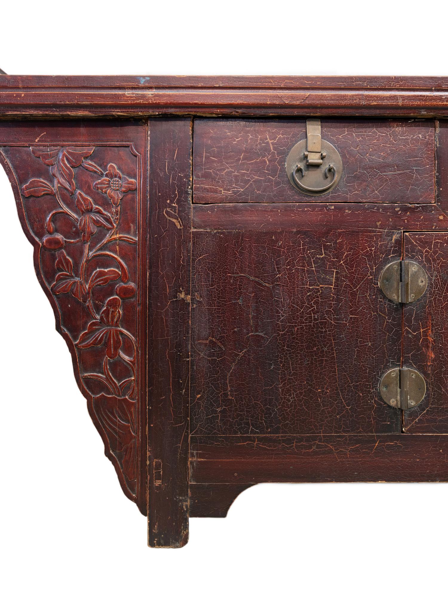 Woodwork Early 20th Century Chinese Coffer Sideboard with Everted Ends For Sale