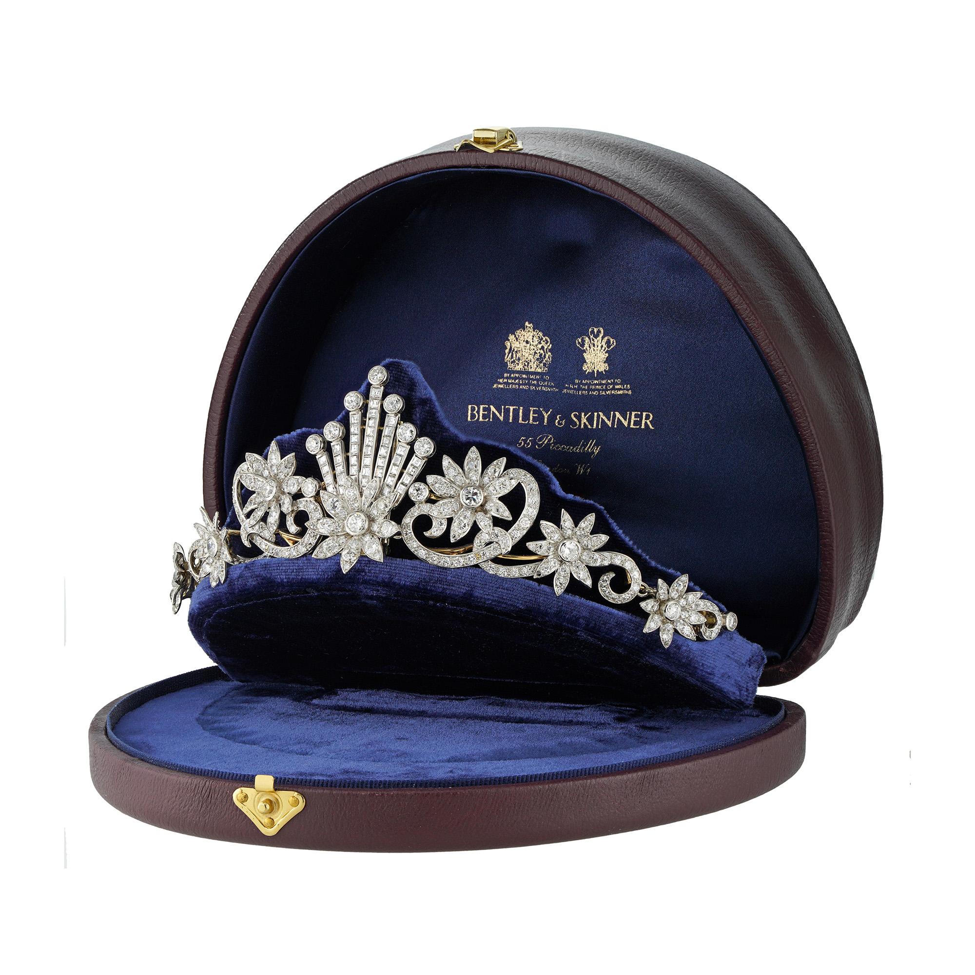 Un diadema con diamanti incastonati dei primi del Novecento in vendita 1