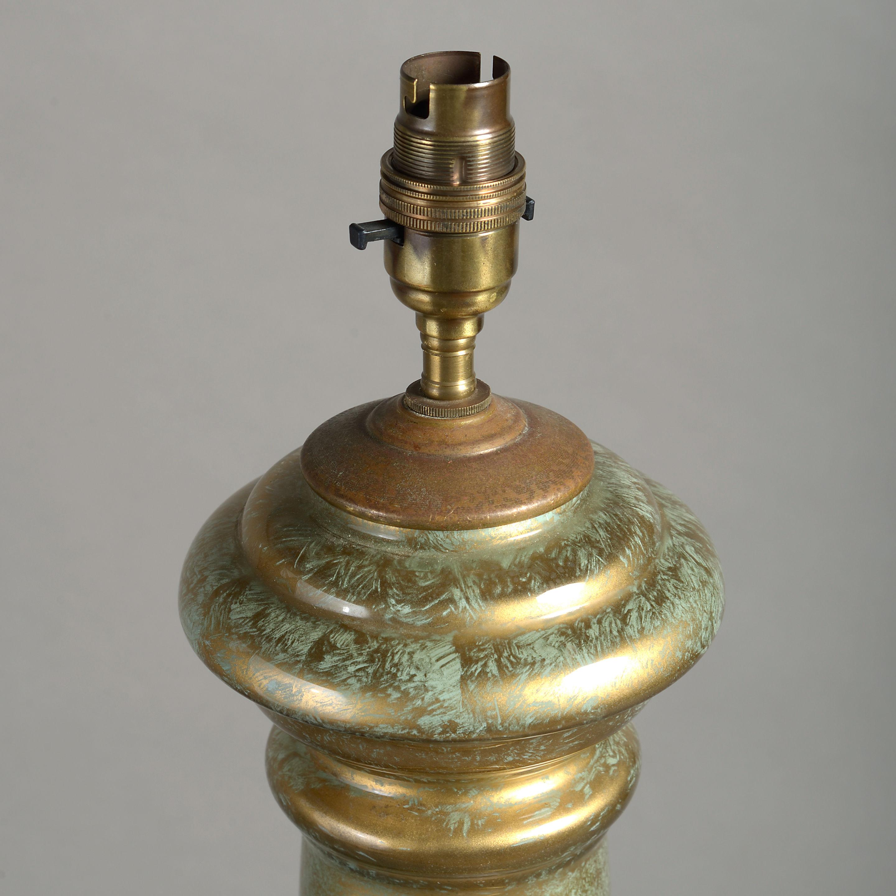 Français Lampe de table en verre églomisé du début du XXe siècle en vente