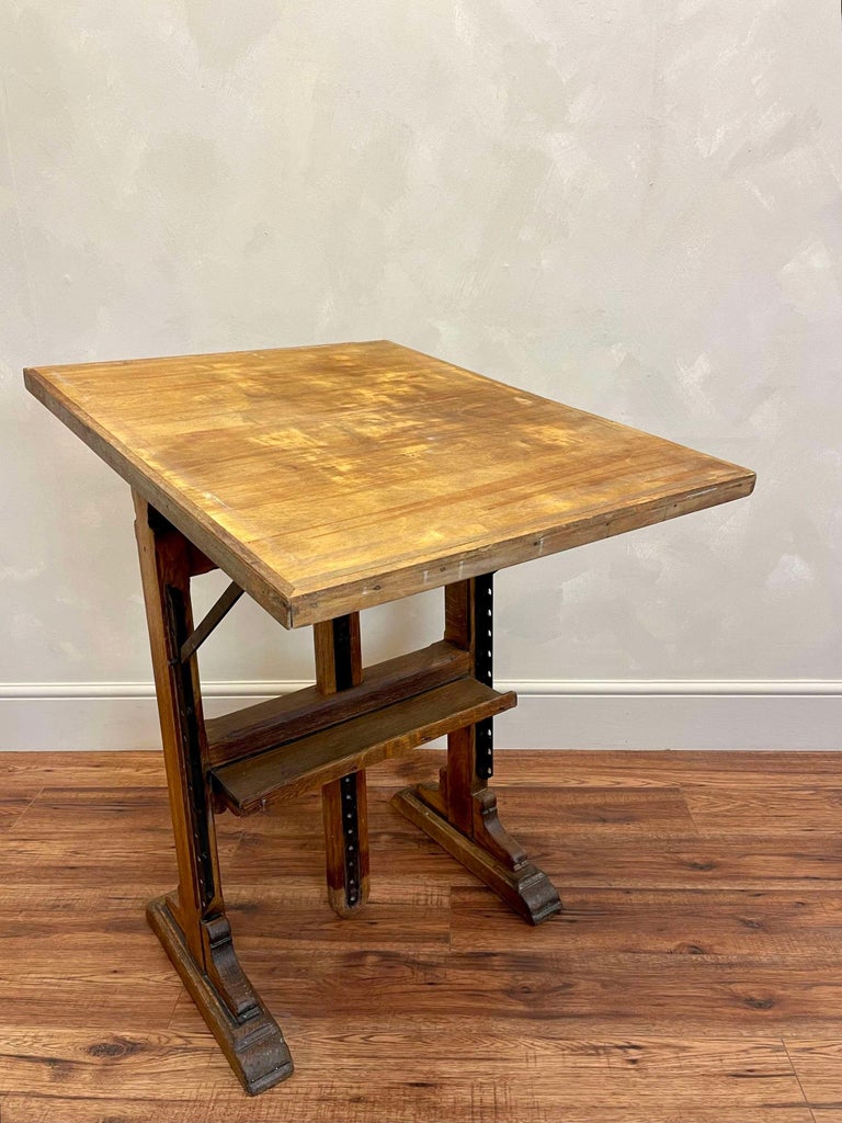 Early 20th Century English Oak Architect's/Artist's Easel For Sale at