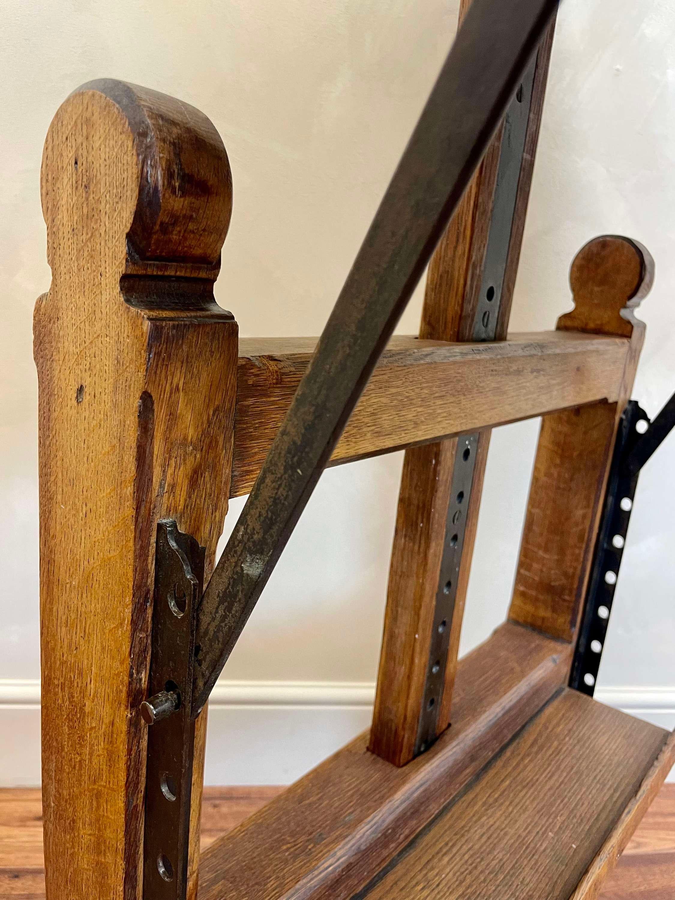 Early 20th Century English Oak Architect's/Artist's Easel For Sale 4