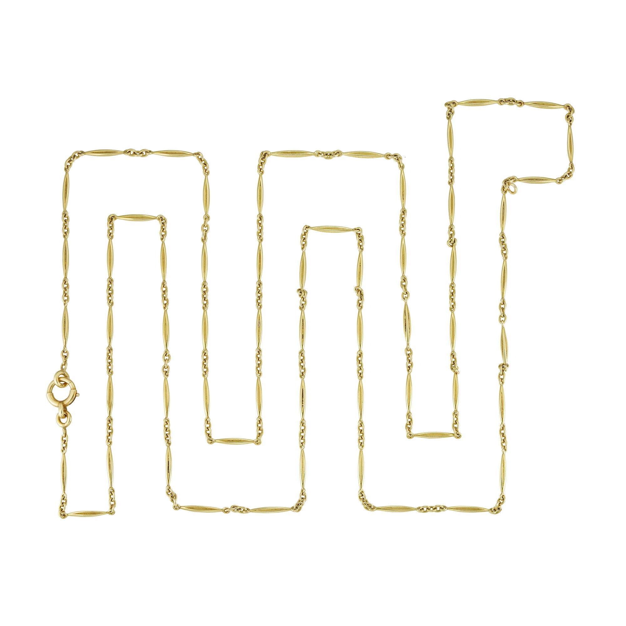 An early 20th century French gold chain/necklace In Good Condition For Sale In London, GB