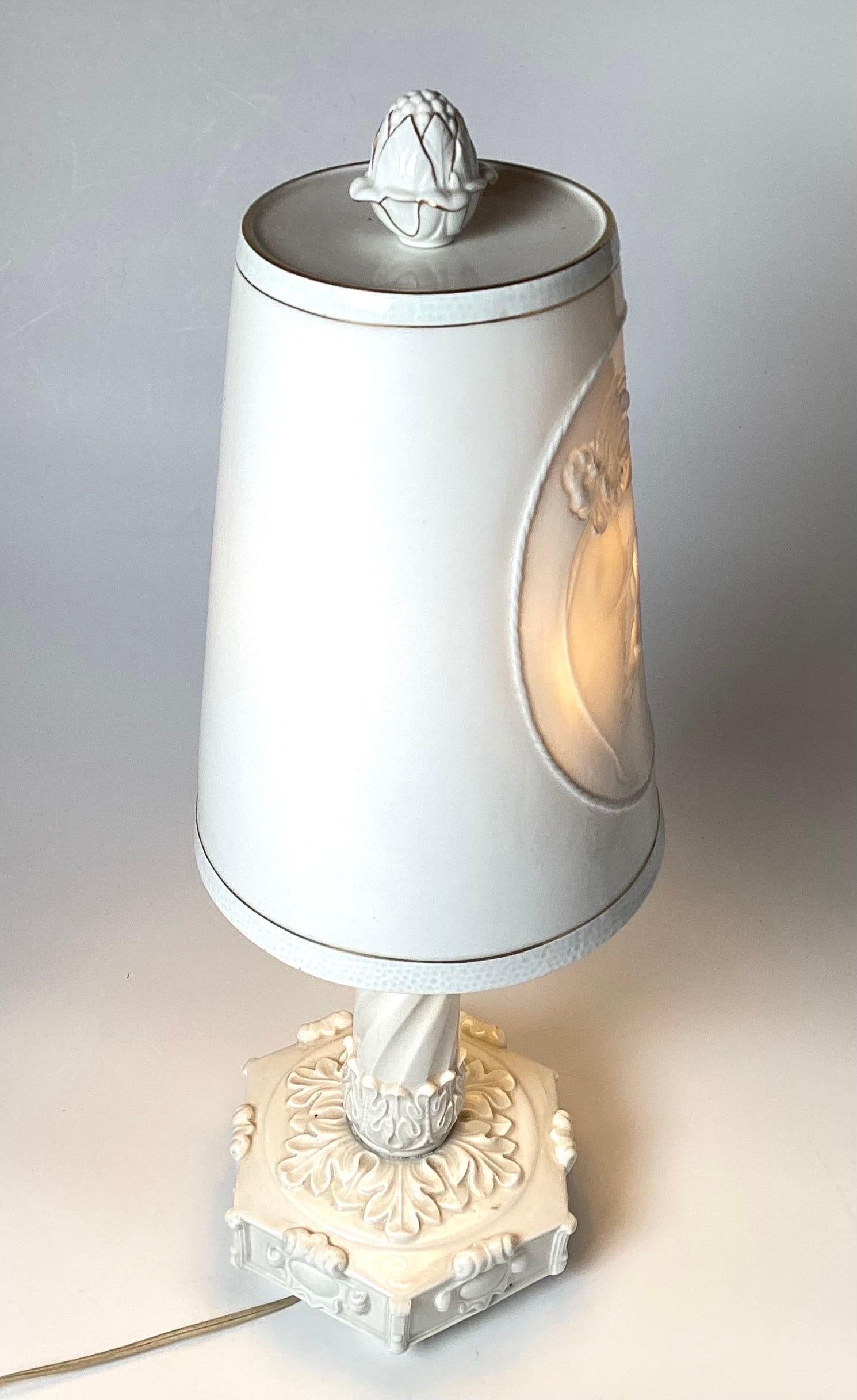 Early 20th Century German Porcelain Lithophane Table Lamp 1