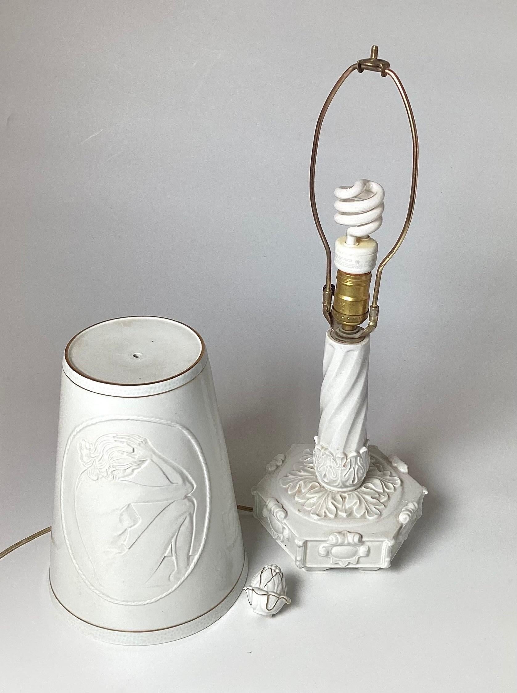 Early 20th Century German Porcelain Lithophane Table Lamp 3