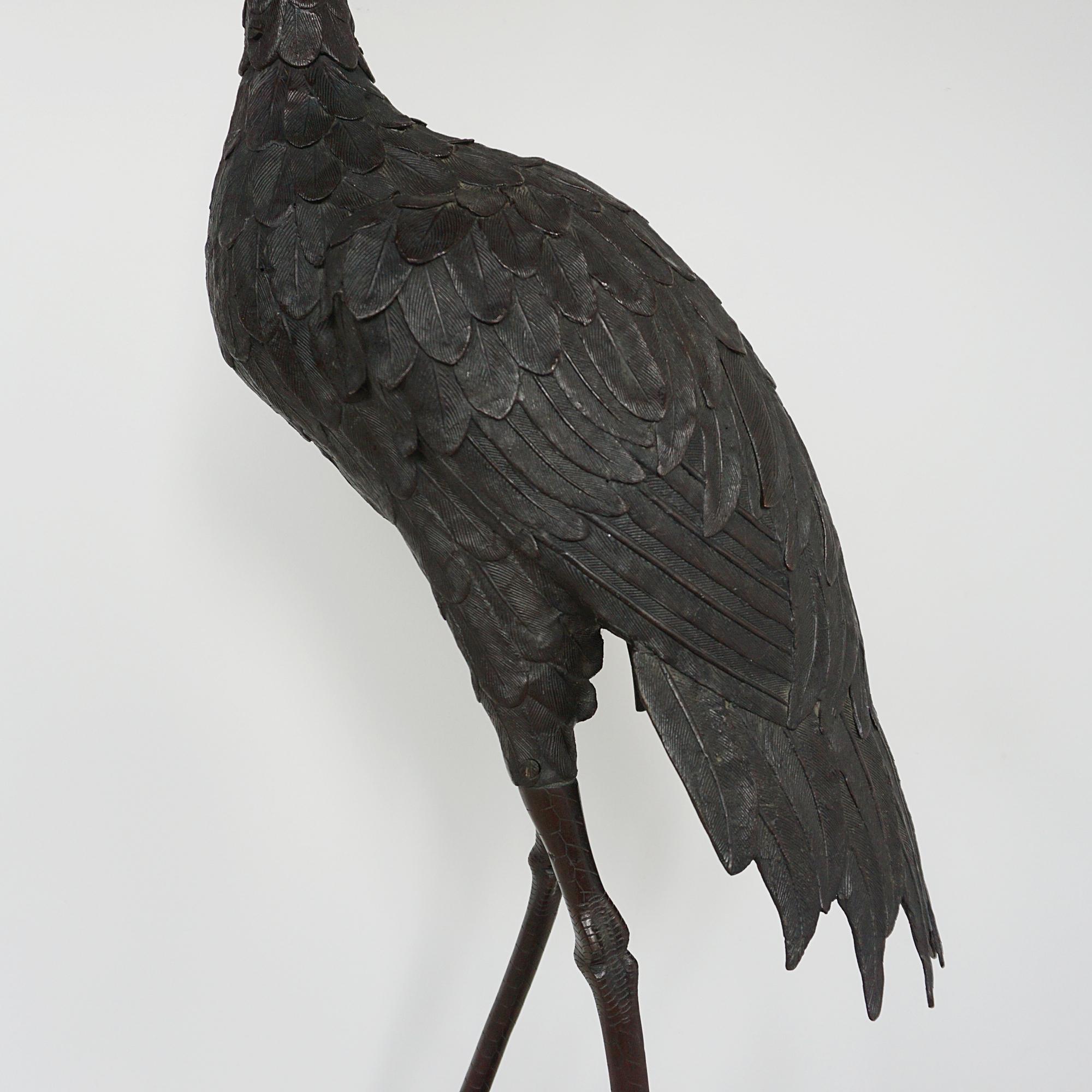 Lampadaire en bronze du début du 20e siècle de la période Meiji, orné d'une grue couronnée rouge en vente 6