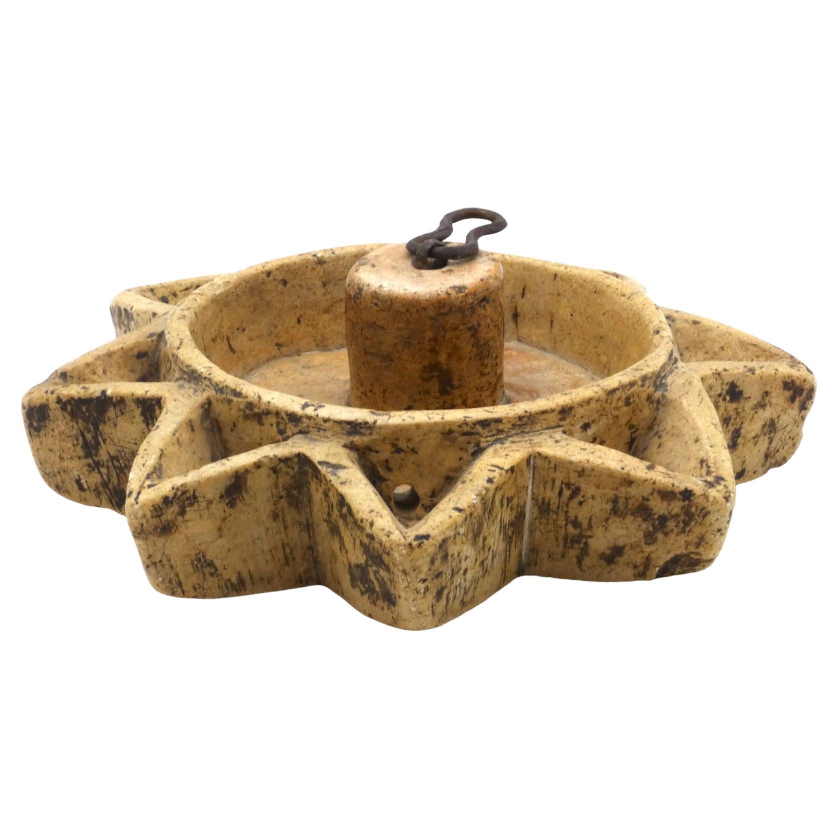 Lampada da Shabbat in pietra intagliata yemenita dei primi del Novecento