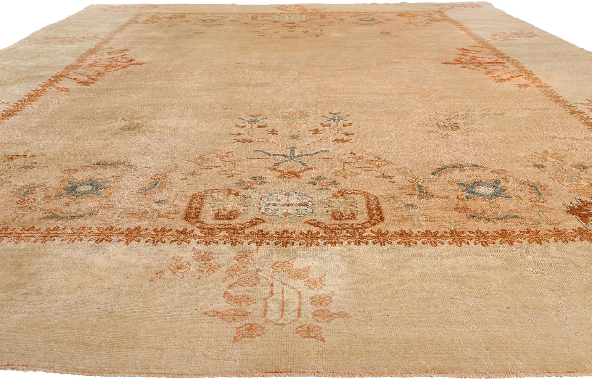 Oushak Un capolavoro in oushak turco dei primi del Novecento di sublime Eleganza in vendita