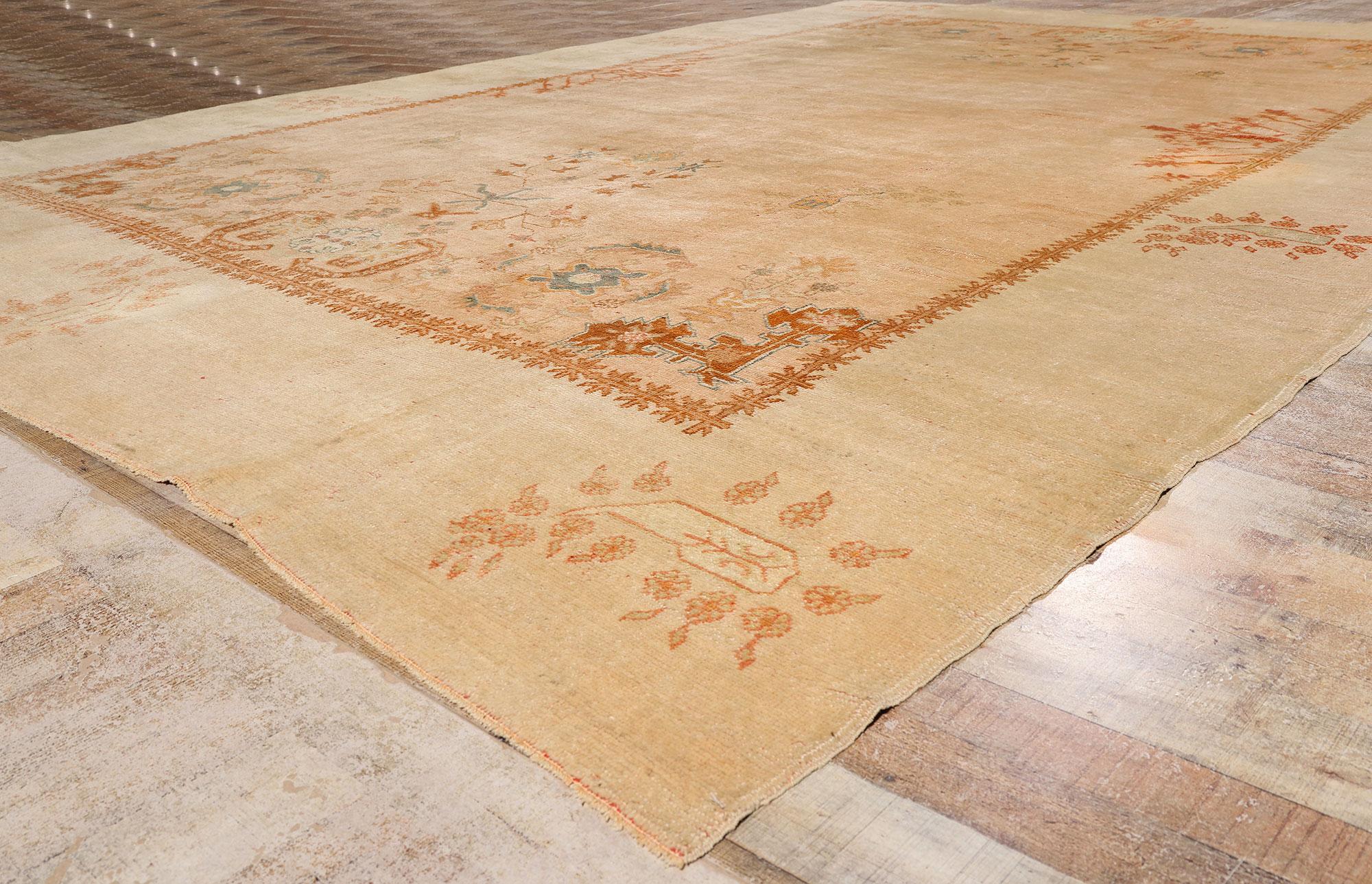 Lana Un capolavoro in oushak turco dei primi del Novecento di sublime Eleganza in vendita