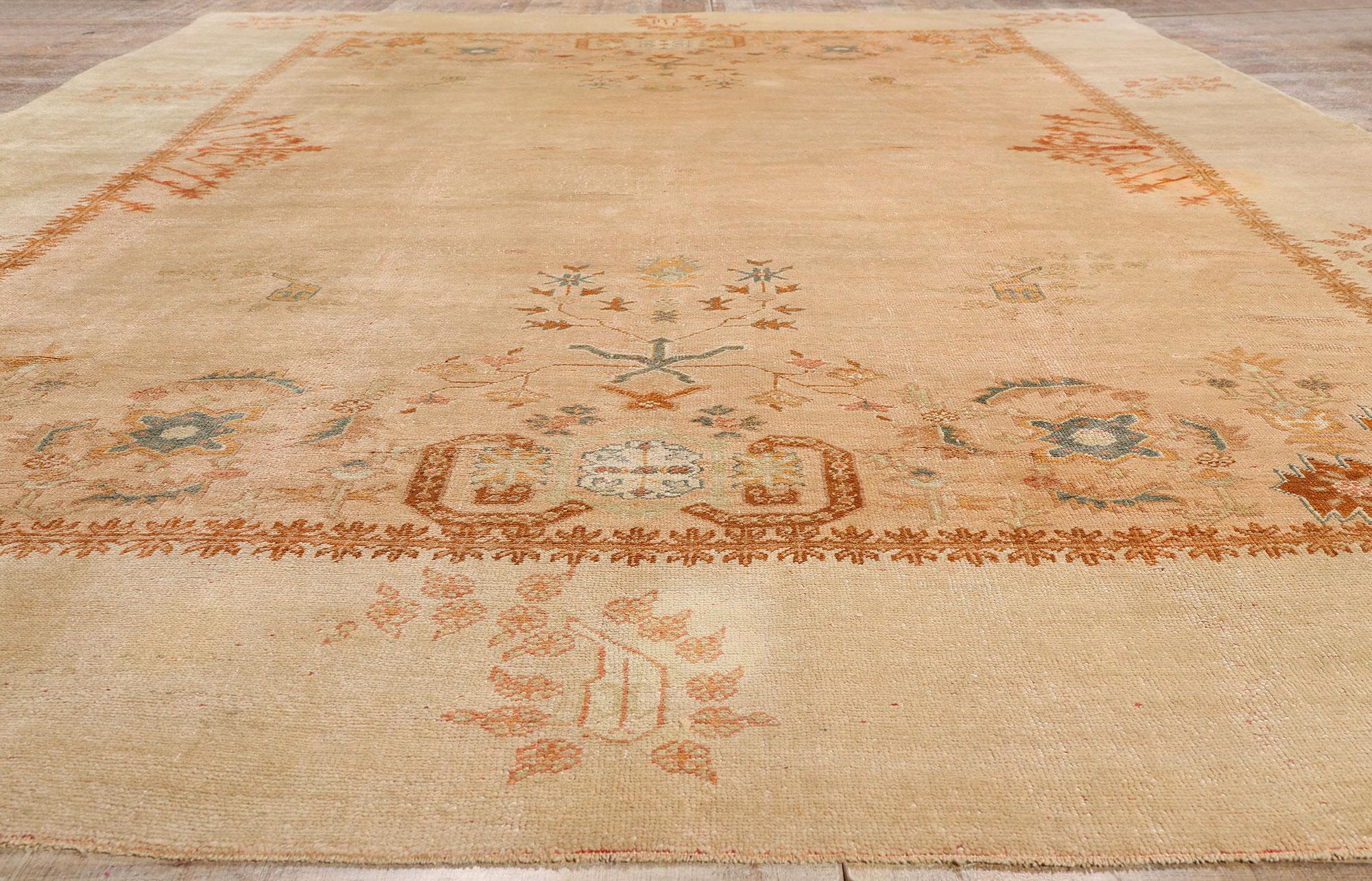 Un capolavoro in oushak turco dei primi del Novecento di sublime Eleganza in vendita 1