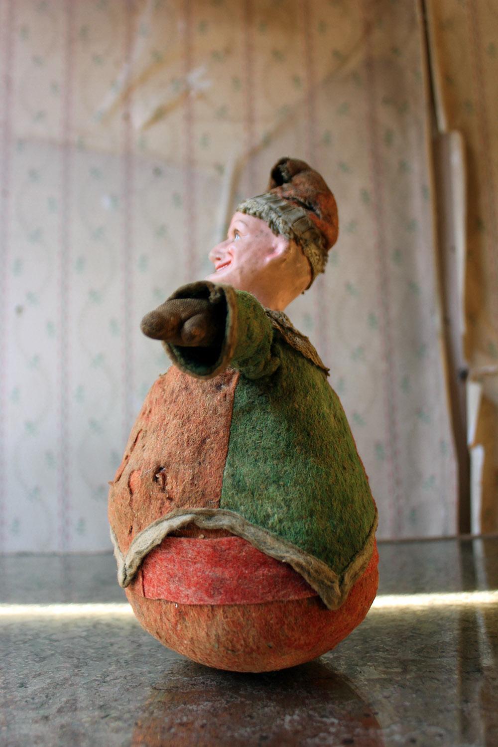 Early 20th Century Mr Punch Roly Poly Toy, circa 1915-1925 3