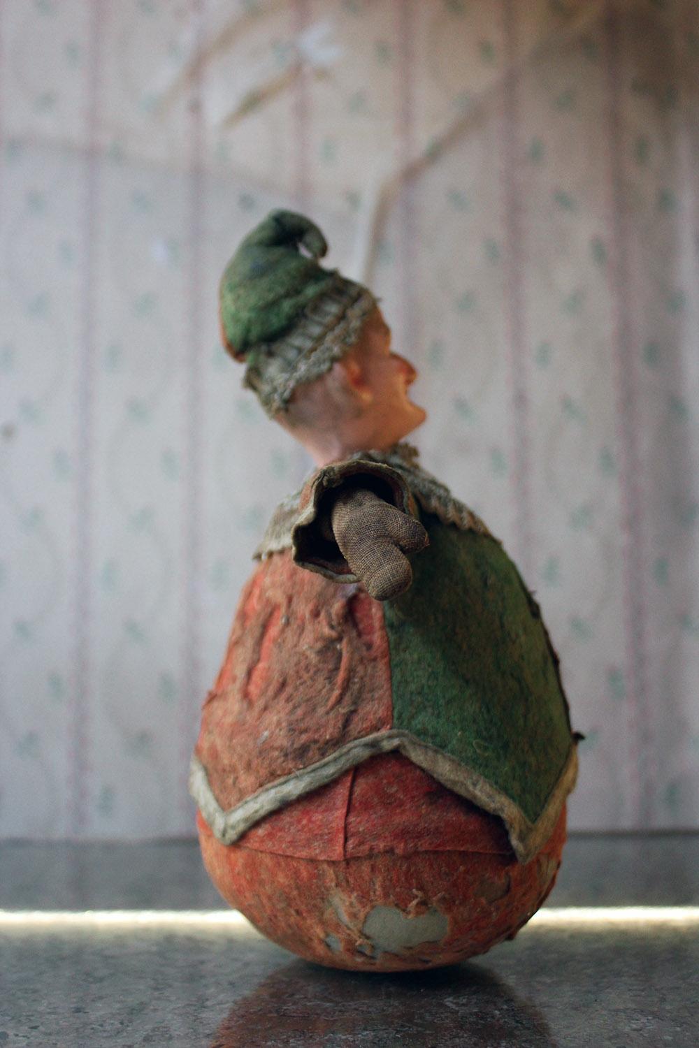 Early 20th Century Mr Punch Roly Poly Toy, circa 1915-1925 5