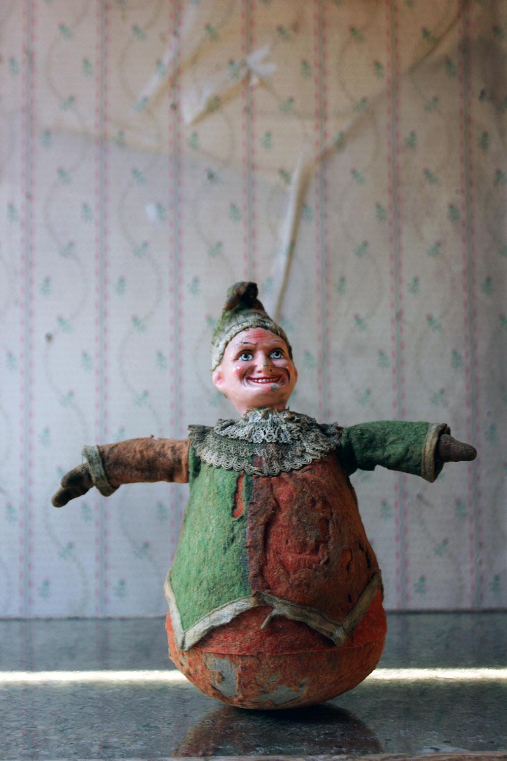 Felt Early 20th Century Mr Punch Roly Poly Toy, circa 1915-1925