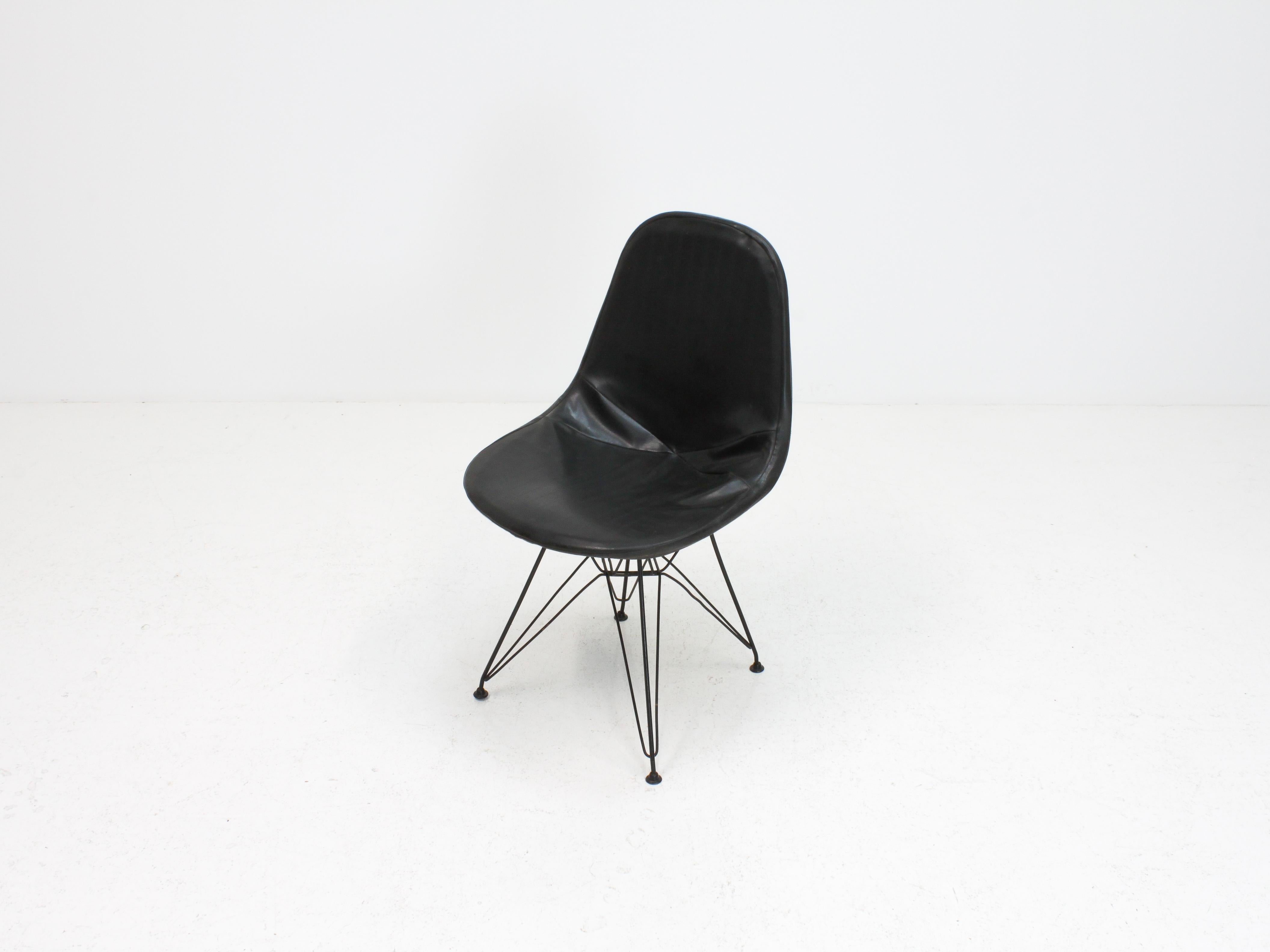 Early Charles and Ray Eames DKR Chair, Eiffel base 4
