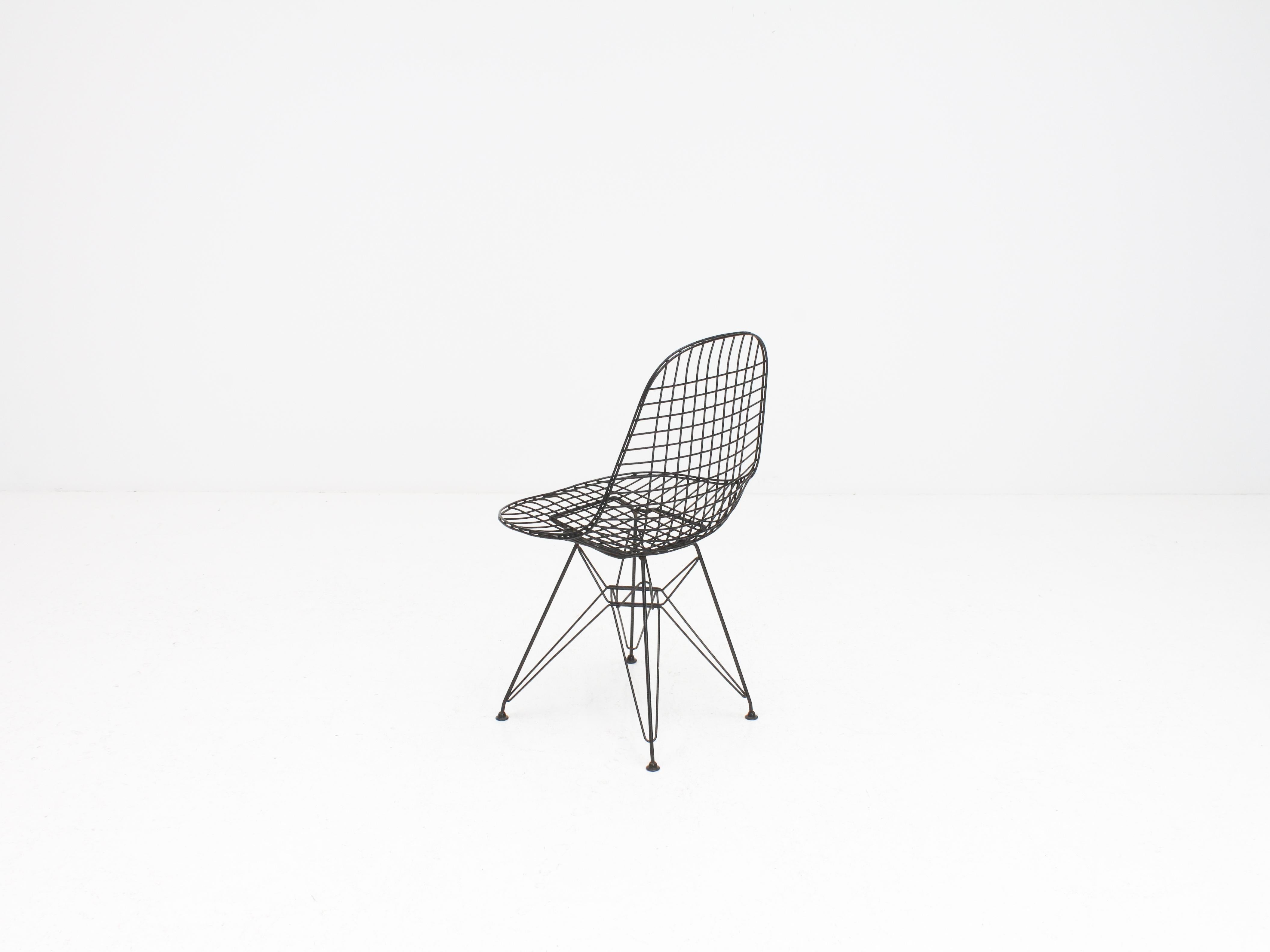 20th Century Early Charles and Ray Eames DKR Chair, Eiffel base