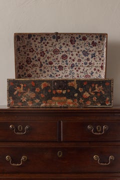 Une commode de mariage française ancienne