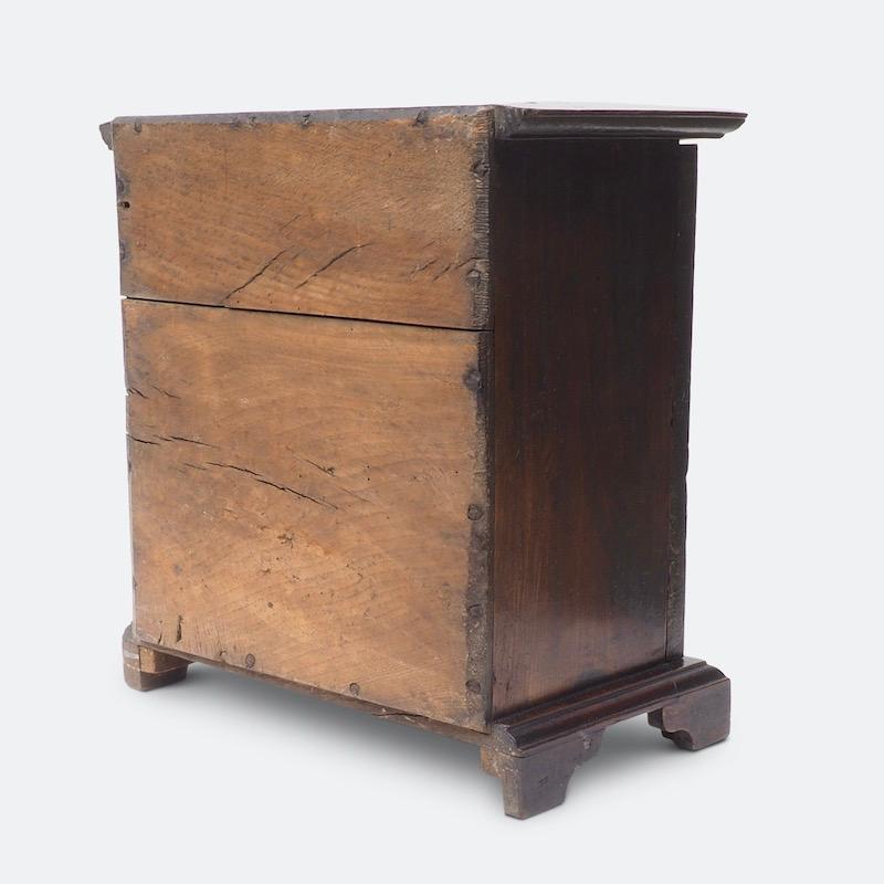 Early George I Oak Spice Cupboard, Circa 1715 In Good Condition In London, GB