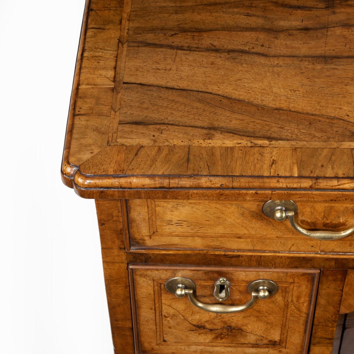 English Early George III Walnut Kneehole Desk For Sale