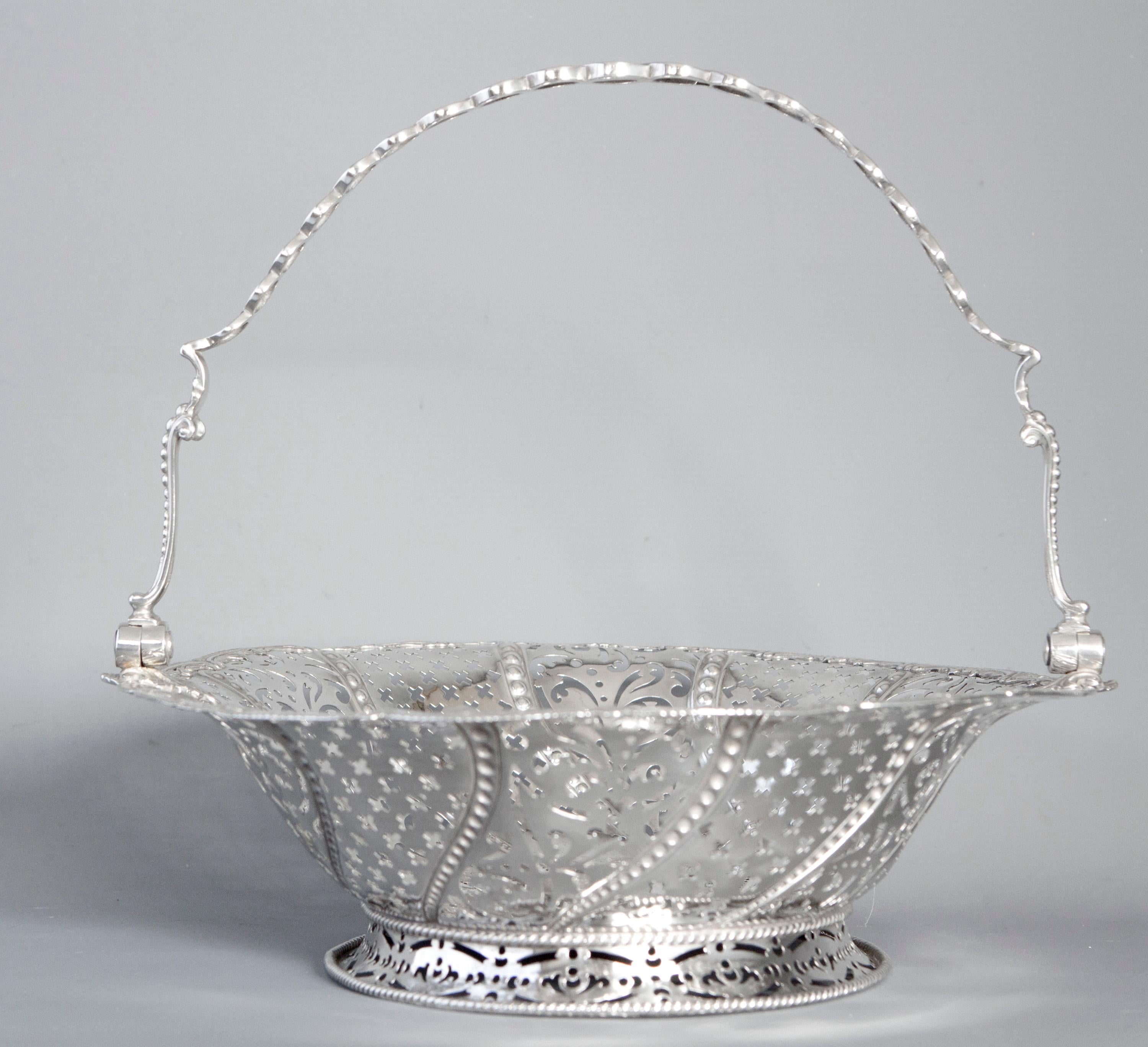 Early Georgian Silver Basket, London 1761 by William Plummer 7