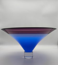 An early glass vessel by Monica Guggisberg & Philip Baldwin from 1989