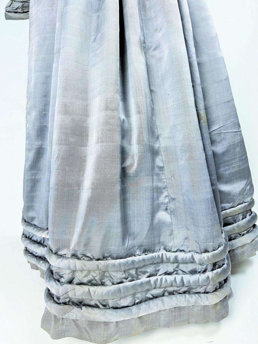 Un abito Redingote in seta grigia - Francia CIRCA 1820-1825 in vendita 6
