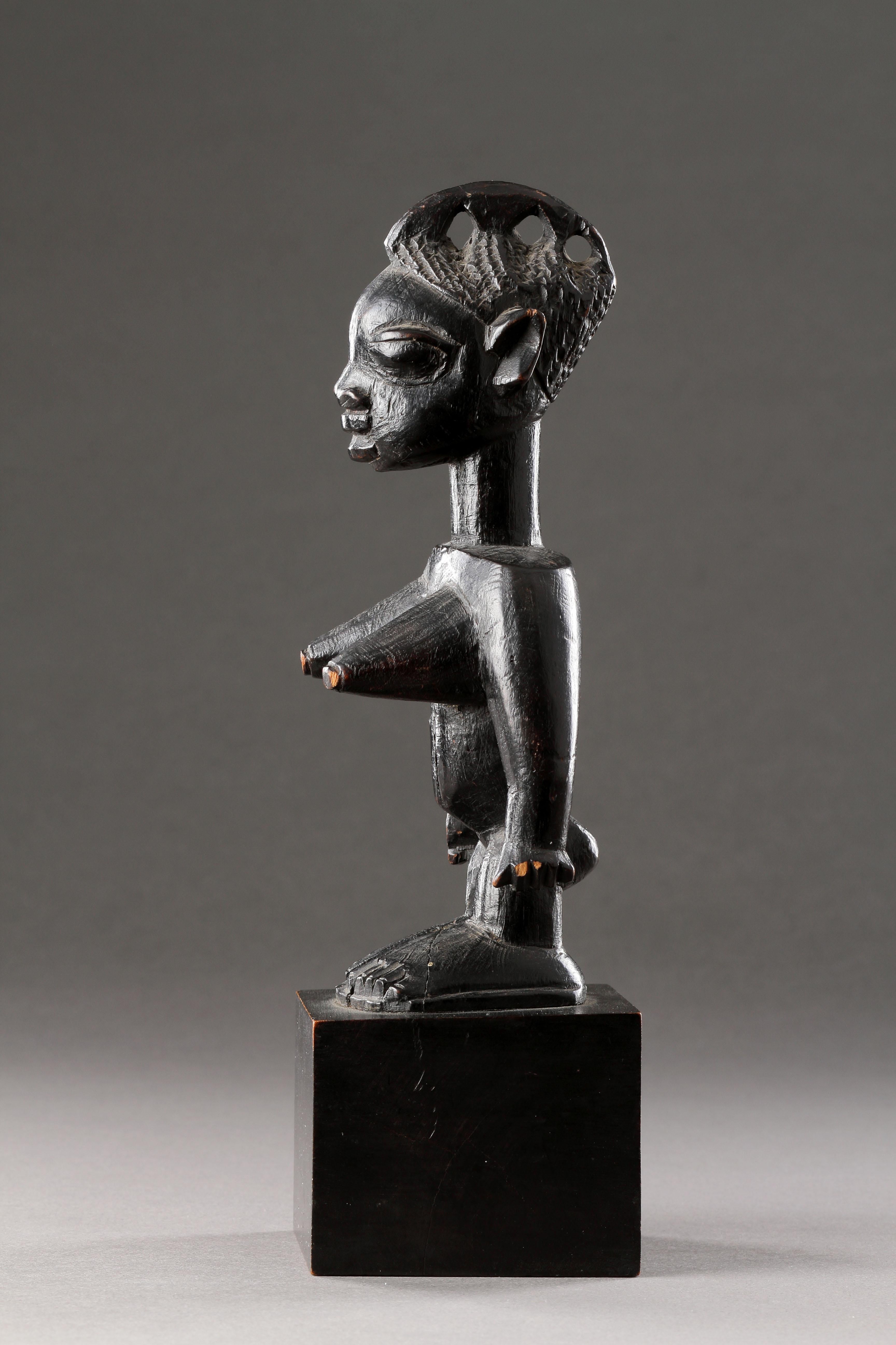 Un primer grupo de cuatro figuras africanas expuesto en Nueva York, septiembre de 1935 en venta 2