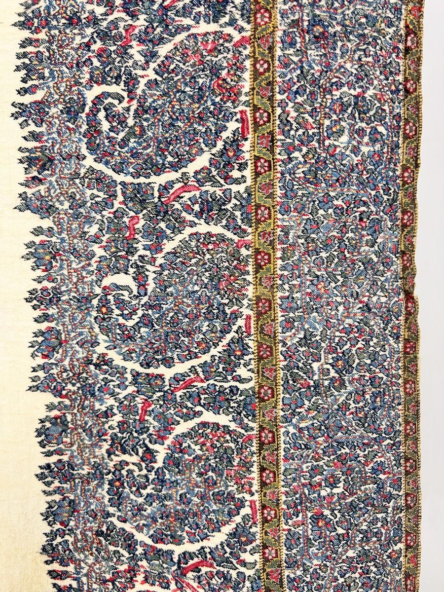 An Early Indian Kashmir Kani weave shawl - East India Companies Circa 1810 For Sale 5
