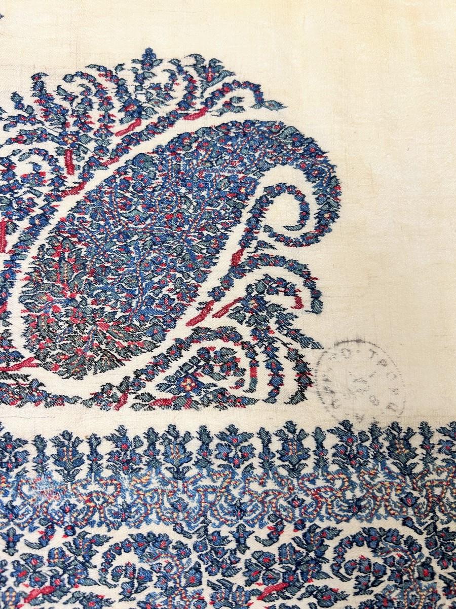 An Early Indian Kashmir Kani weave shawl - East India Companies Circa 1810 In Good Condition For Sale In Toulon, FR