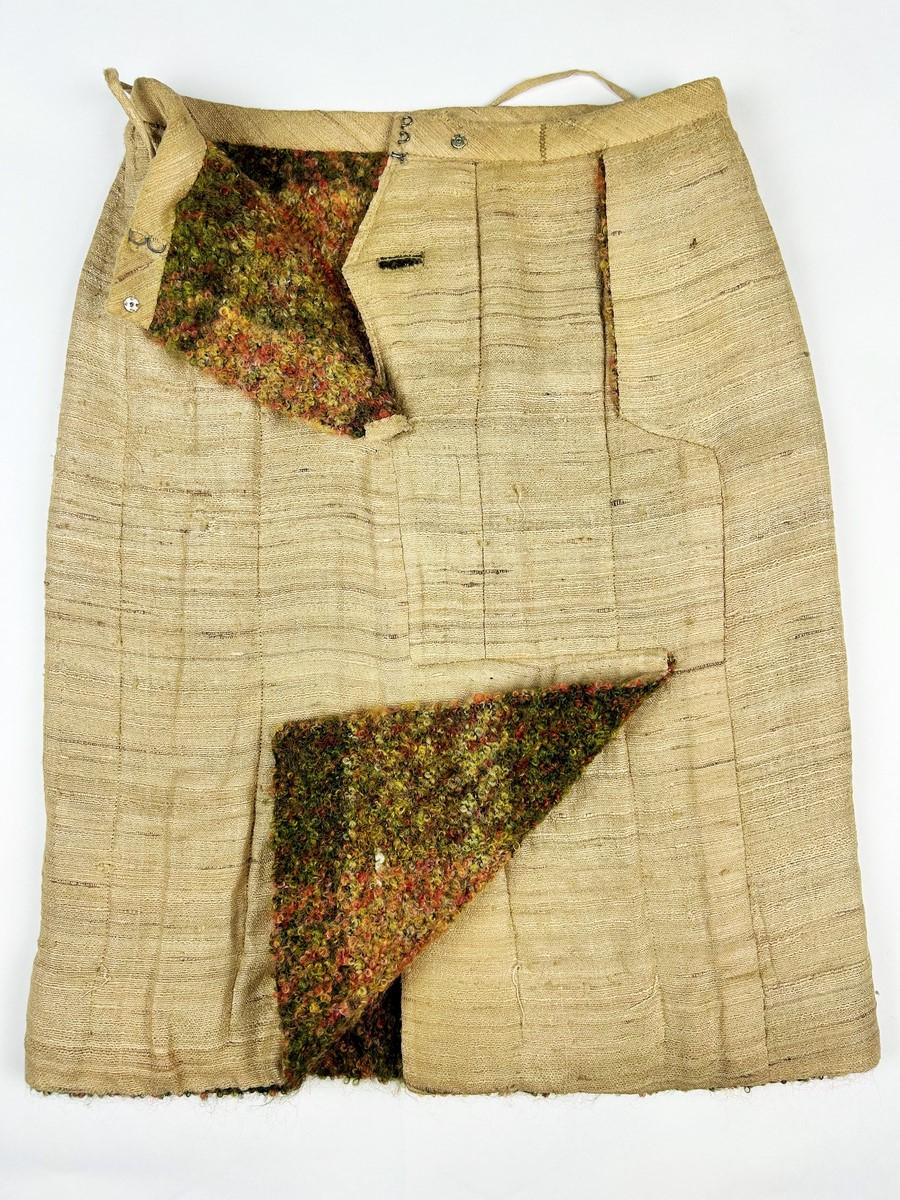 Un tailleur jupe Mademoiselle Chanel Couture en Mohair écossais Circa 1955-1960 en vente 14