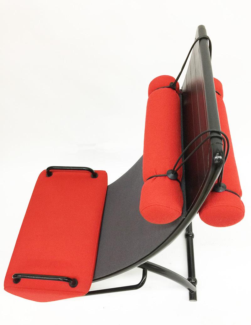 Dutch Artifort model 045 Mobiles lounge chair designed by Marcel Wanders For Sale