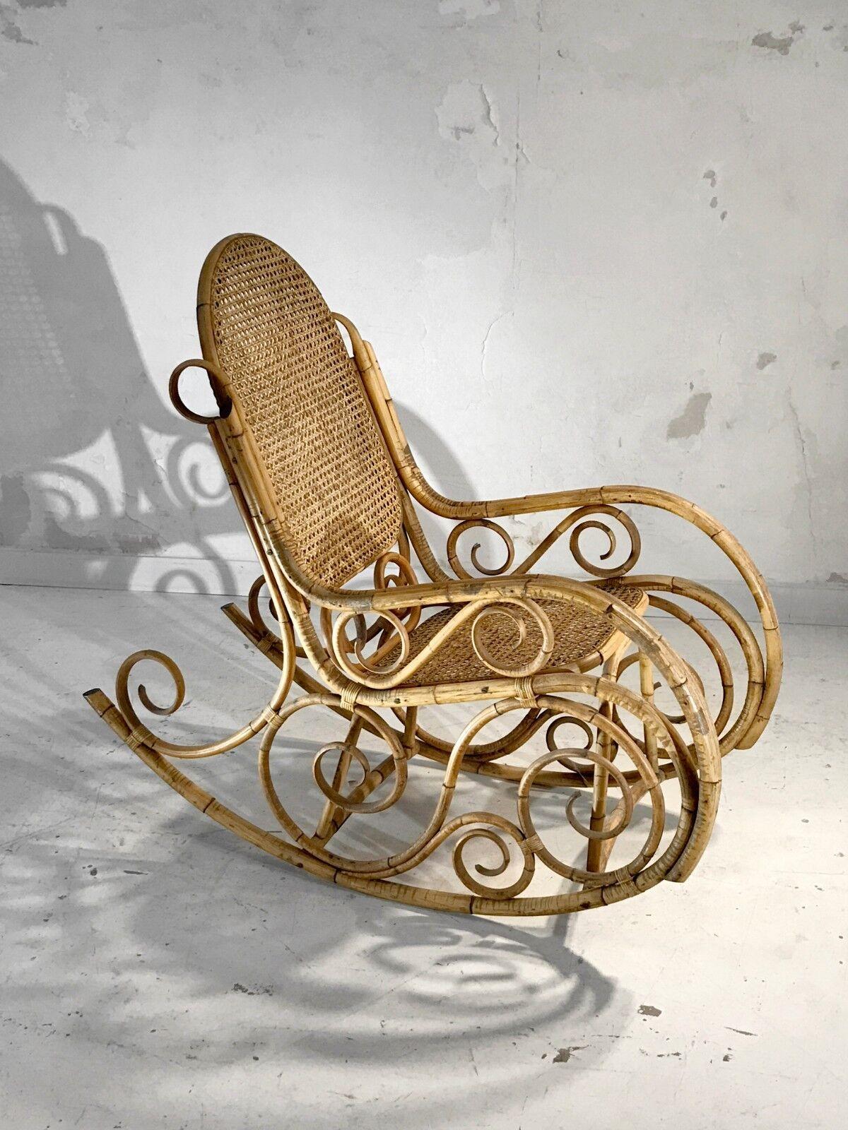 Art nouveau Chaise à bascule NEO-CLASSICALE à forme libre de THONET, France 1900. en vente