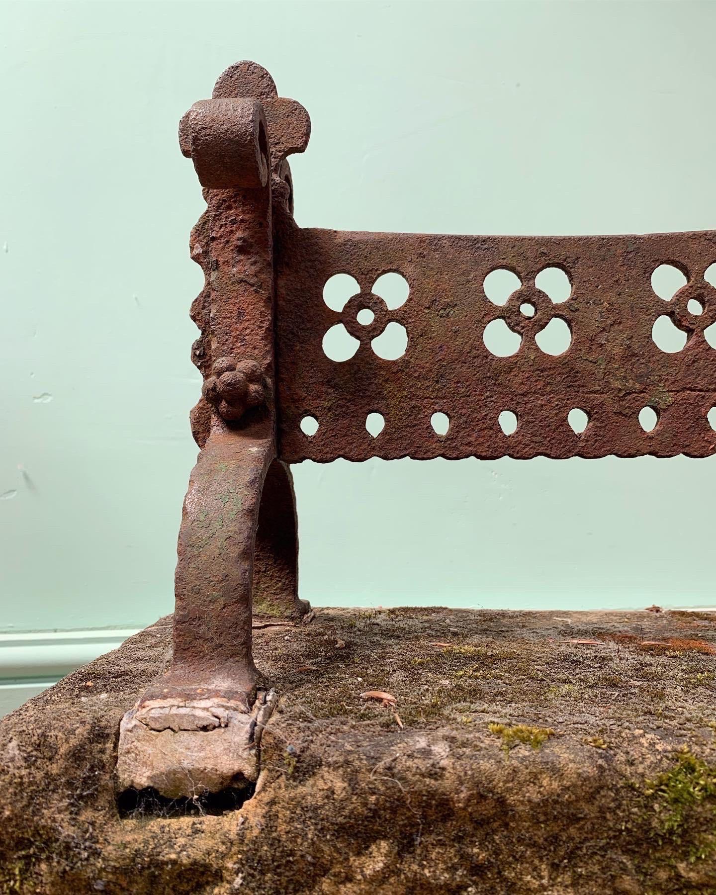 An Early Nineteenth Century Cast Iron Bootscrape In Good Condition For Sale In London, GB